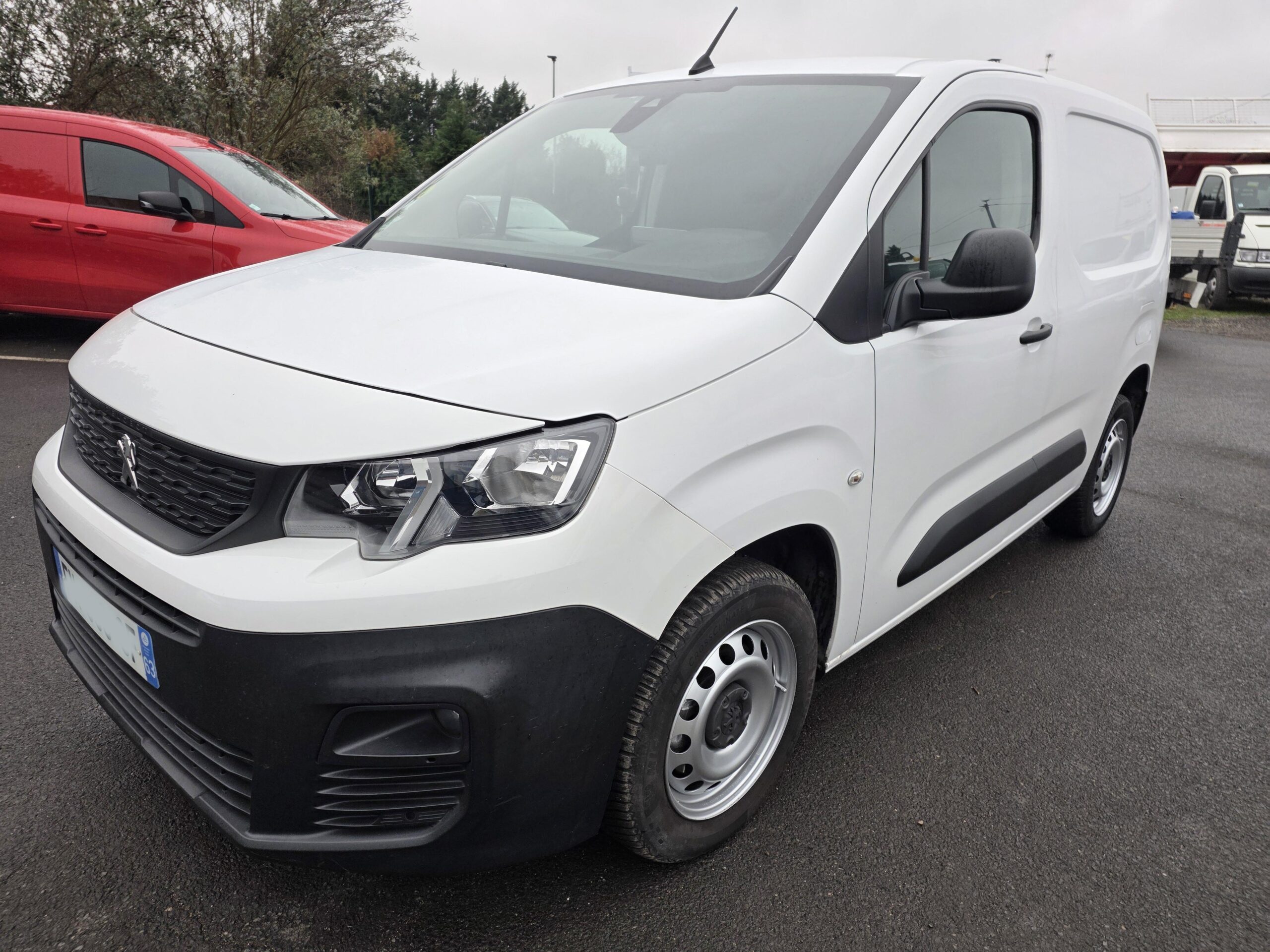 
								PEUGEOT PARTNER 1.5 HDI 130CV excellent état plein									