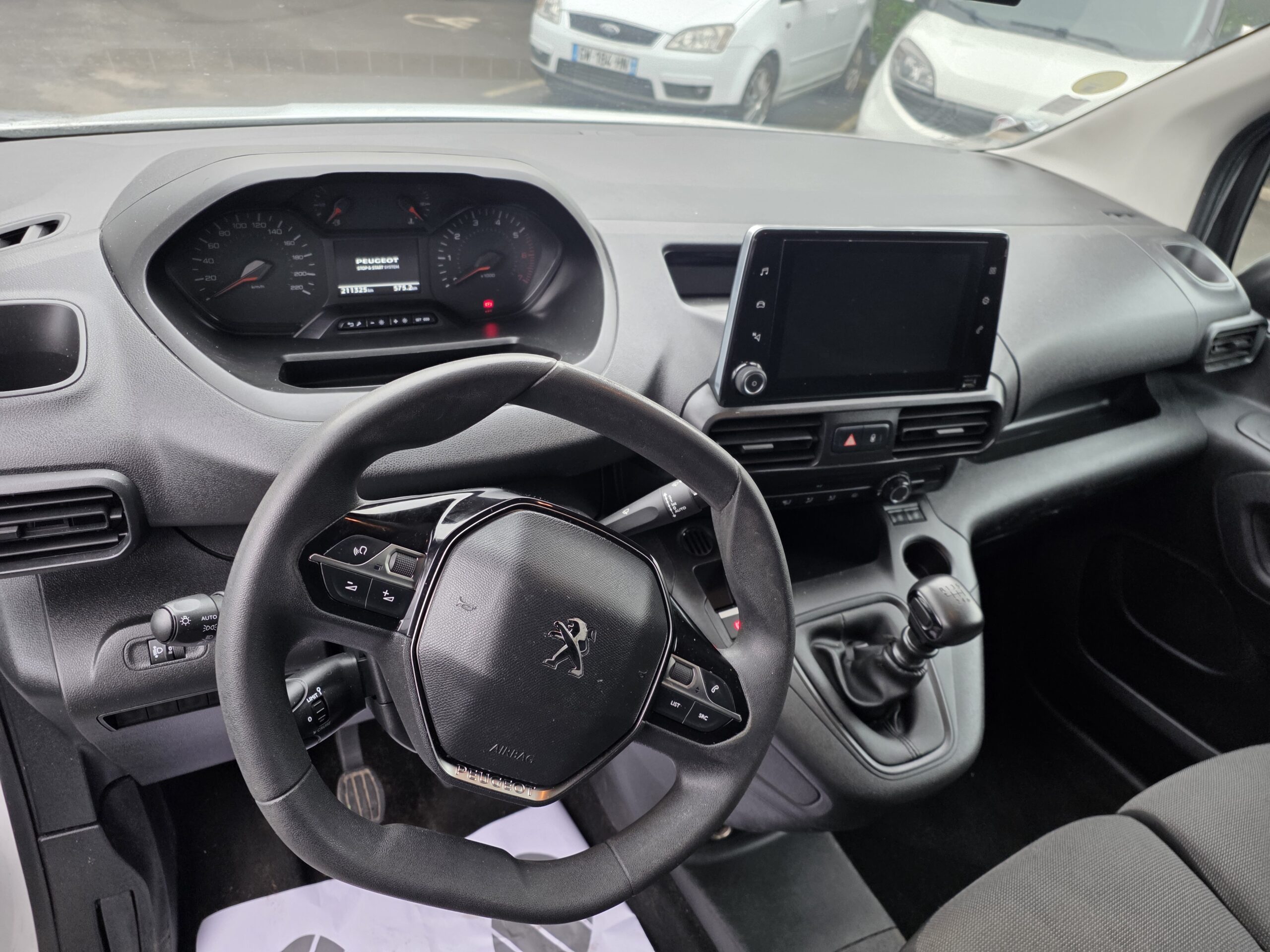 
								PEUGEOT PARTNER 1.5 HDI 130CV excellent état plein									