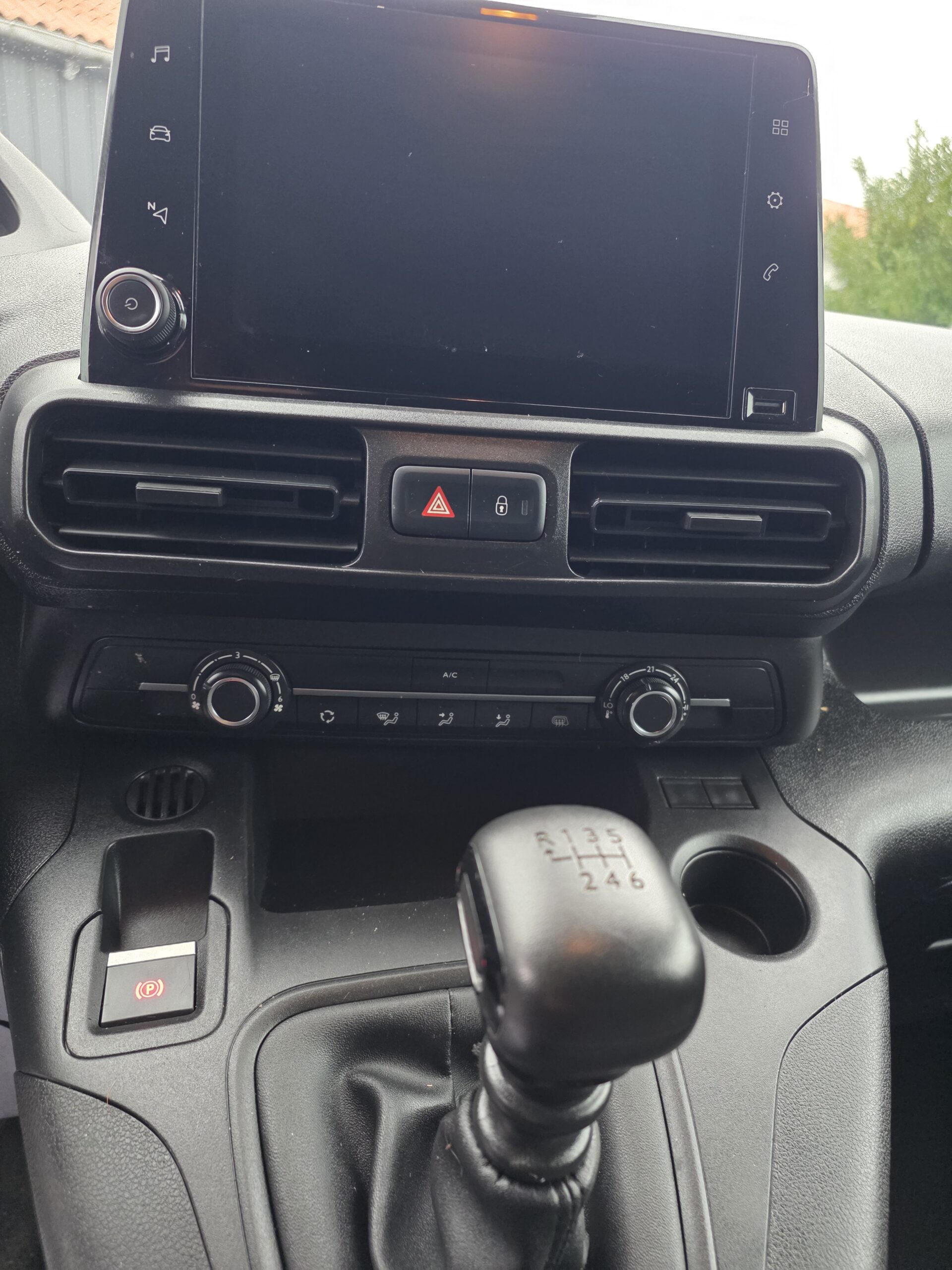 
								PEUGEOT PARTNER 1.5 HDI 130CV excellent état plein									