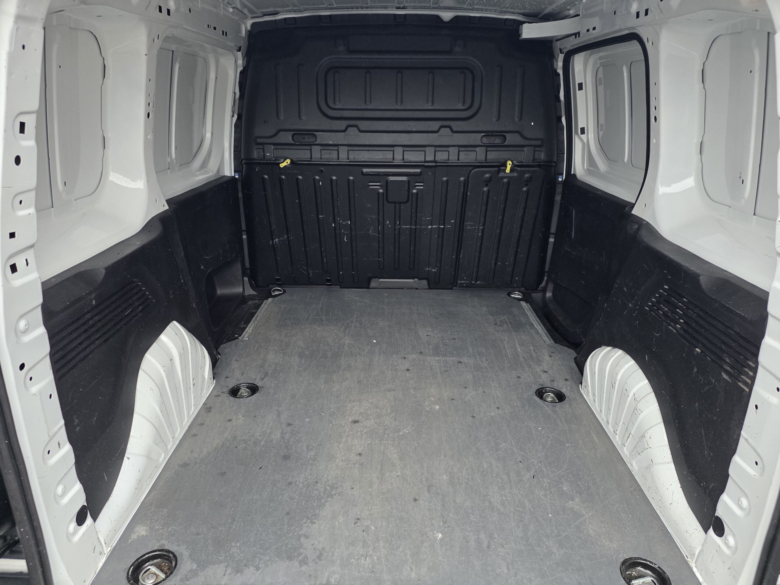 
								PEUGEOT PARTNER 1.5 HDI 130CV excellent état plein									