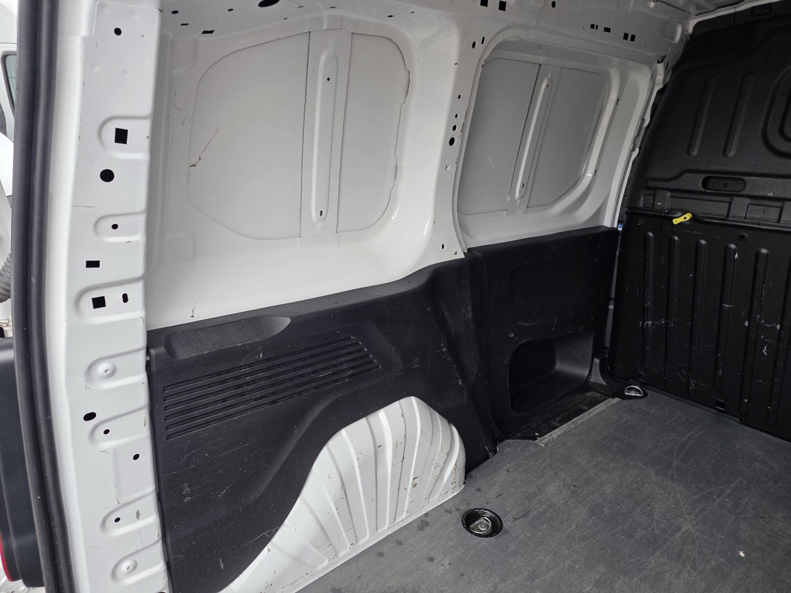 
								PEUGEOT PARTNER 1.5 HDI 130CV excellent état plein									