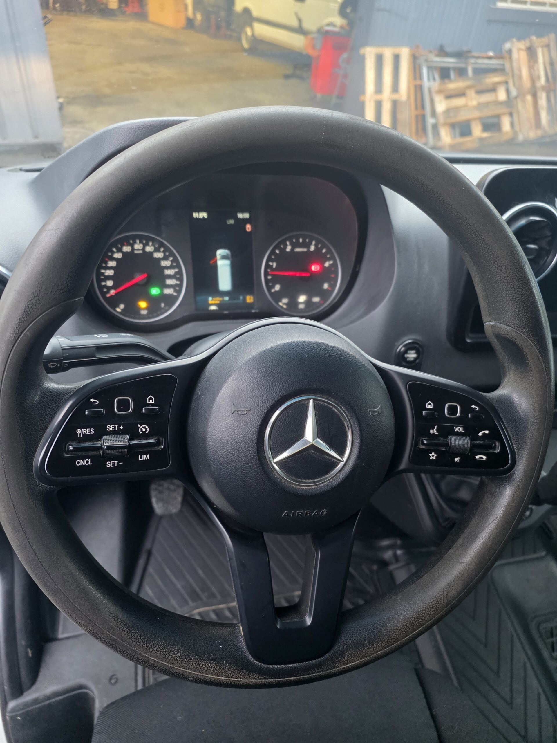 
								MERCEDES BENZ SPRINTER 519 V6 3L 190CV 6 PLACES plein									