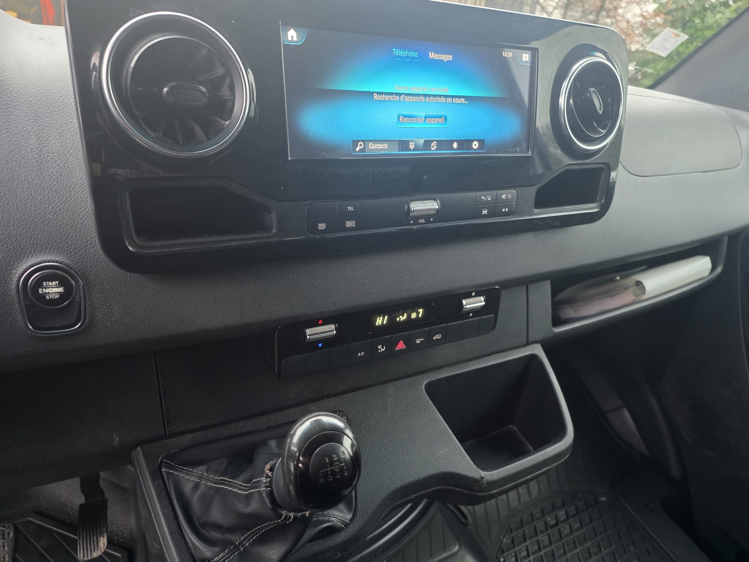 
								MERCEDES BENZ SPRINTER 519 V6 3L 190CV 6 PLACES plein									