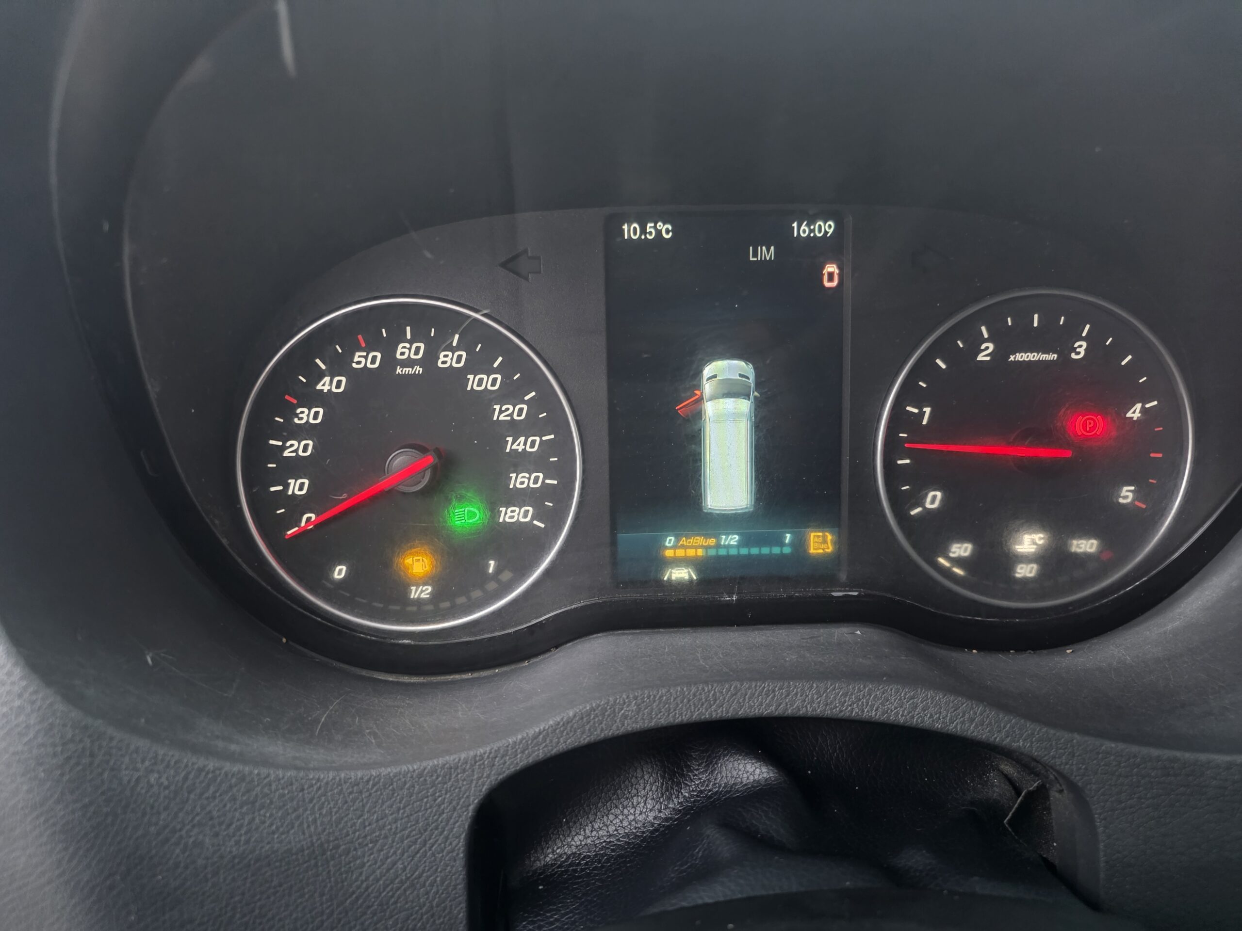 
								MERCEDES BENZ SPRINTER 519 V6 3L 190CV 6 PLACES plein									