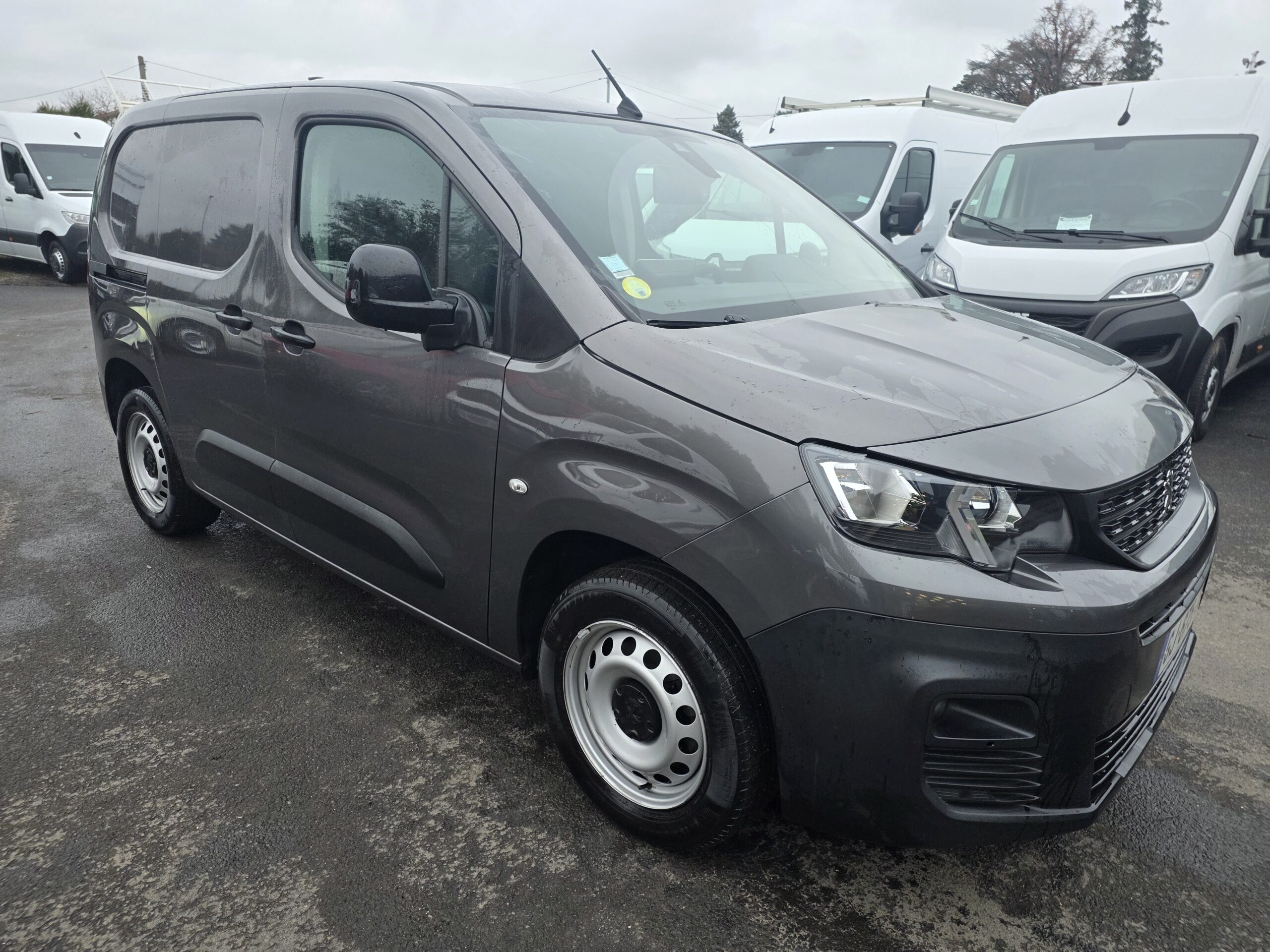 
								PEUGEOT PARTNER 1.5 Blue HDI 130cv BOITE AUTOMATIQUE plein									