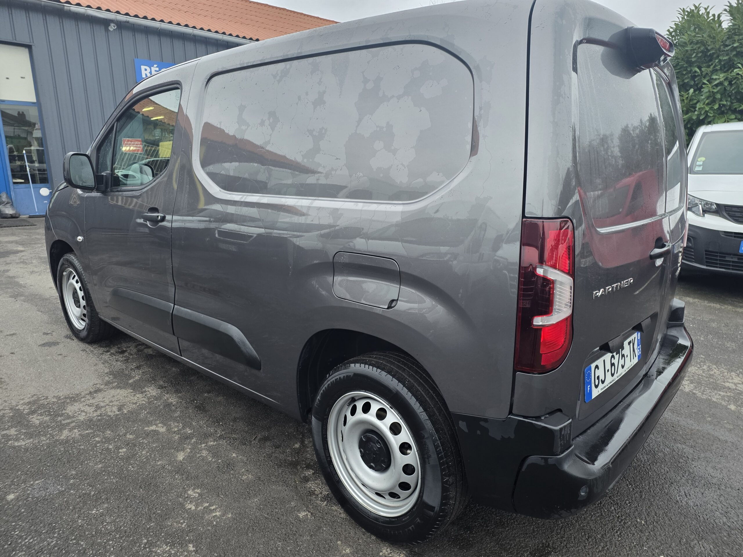 
								PEUGEOT PARTNER 1.5 Blue HDI 130cv BOITE AUTOMATIQUE plein									