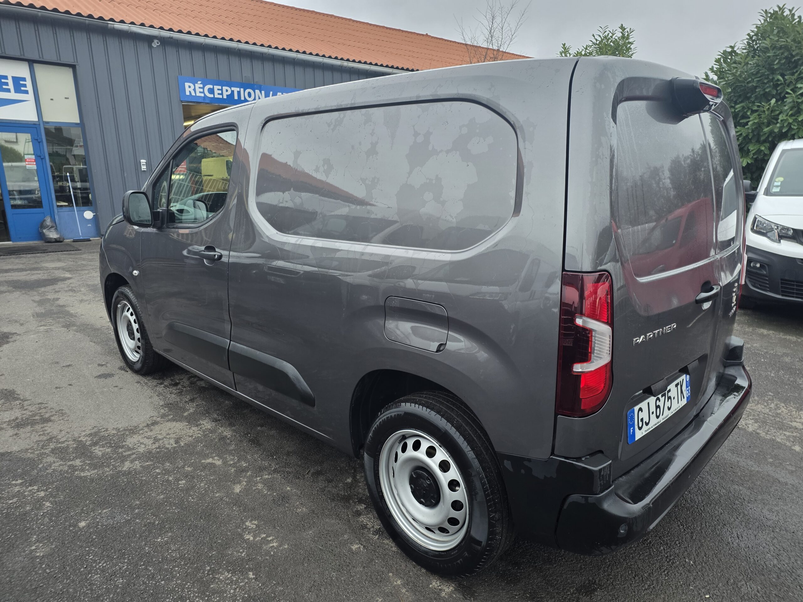 
								PEUGEOT PARTNER 1.5 Blue HDI 130cv BOITE AUTOMATIQUE plein									