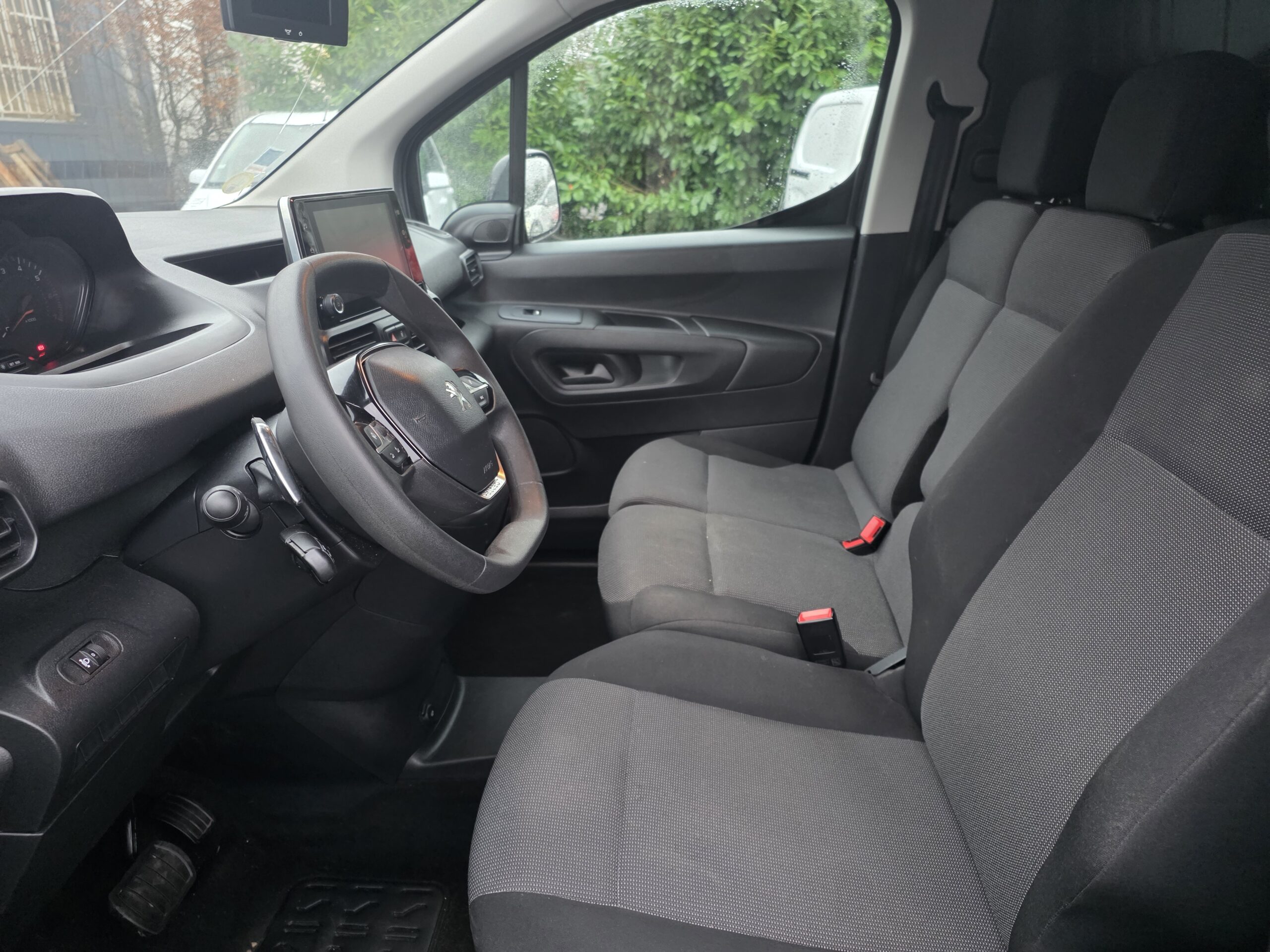 
								PEUGEOT PARTNER 1.5 Blue HDI 130cv BOITE AUTOMATIQUE plein									