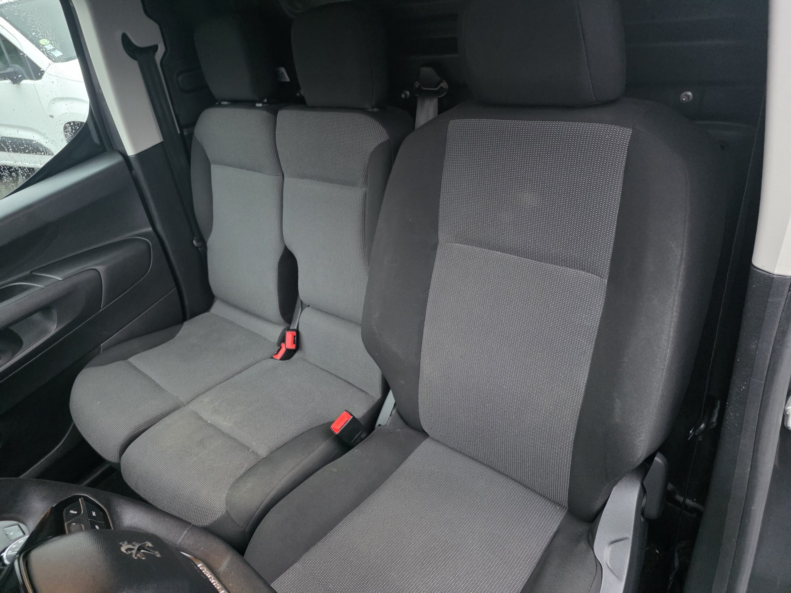 
								PEUGEOT PARTNER 1.5 Blue HDI 130cv BOITE AUTOMATIQUE plein									