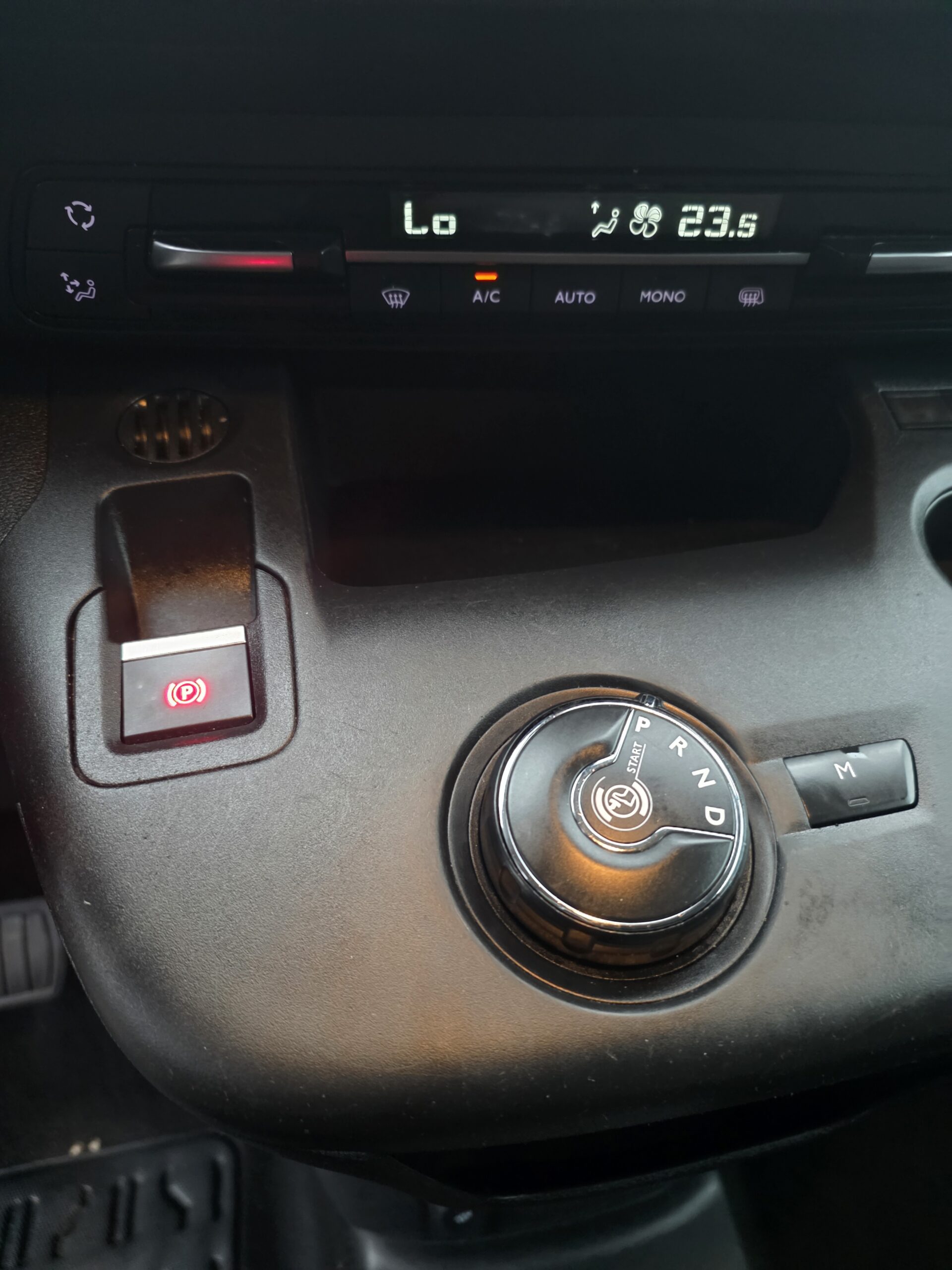 
								PEUGEOT PARTNER 1.5 Blue HDI 130cv BOITE AUTOMATIQUE plein									