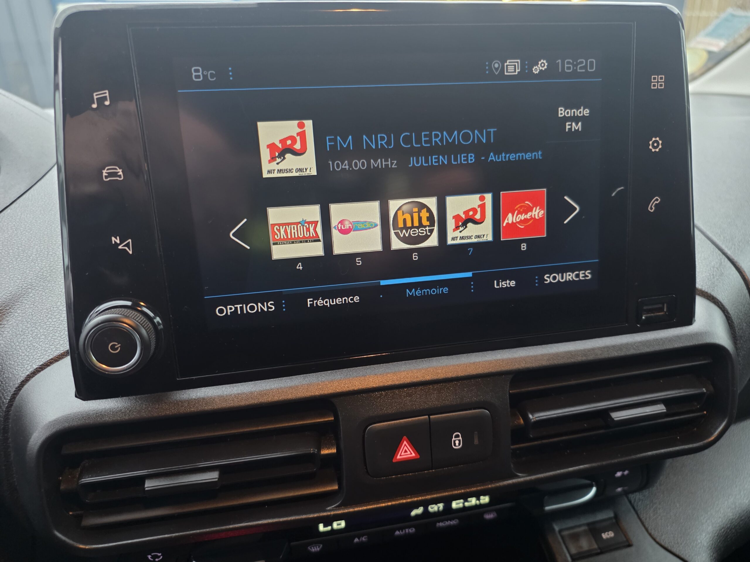 
								PEUGEOT PARTNER 1.5 Blue HDI 130cv BOITE AUTOMATIQUE plein									