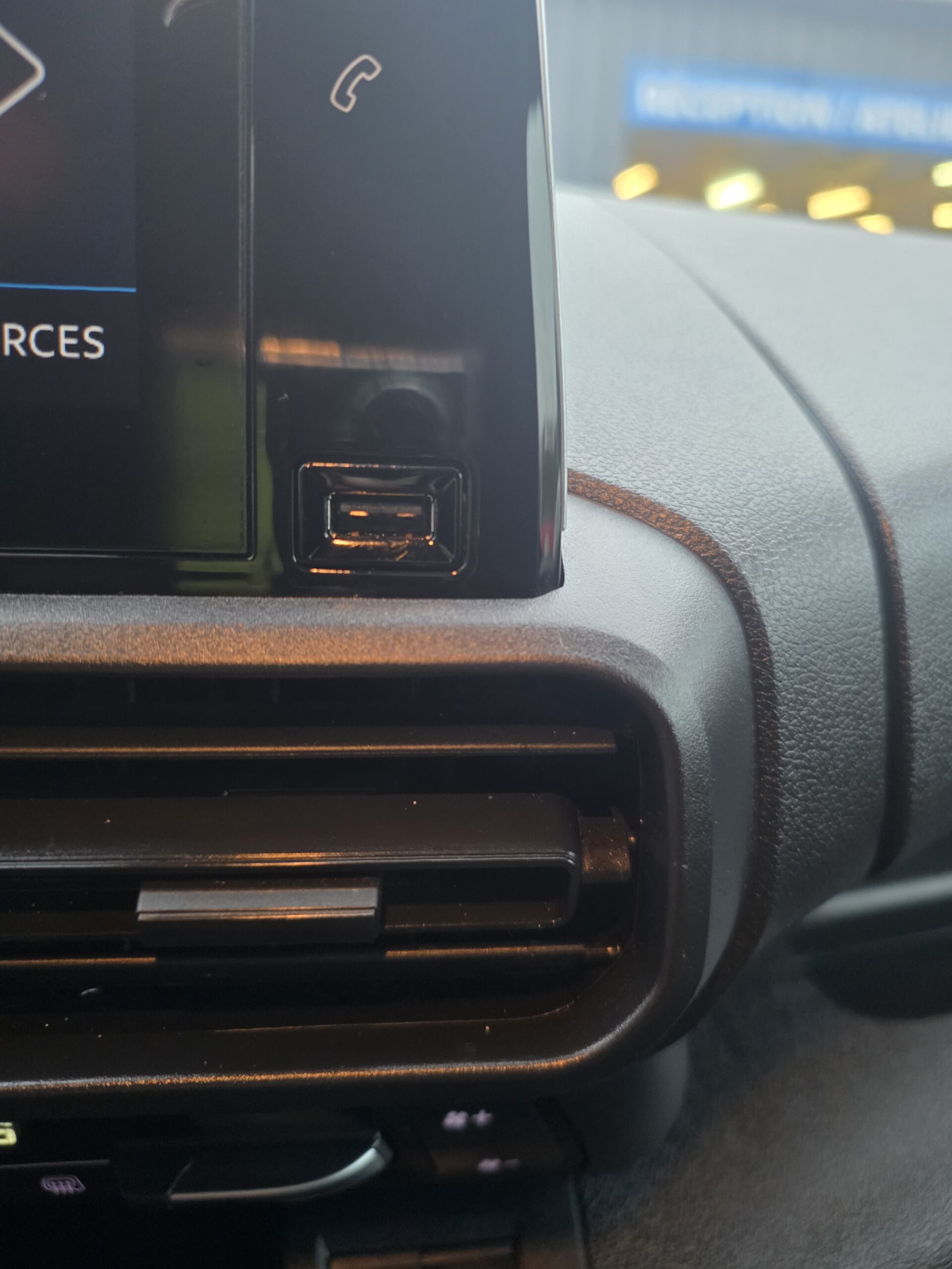 
								PEUGEOT PARTNER 1.5 Blue HDI 130cv BOITE AUTOMATIQUE plein									