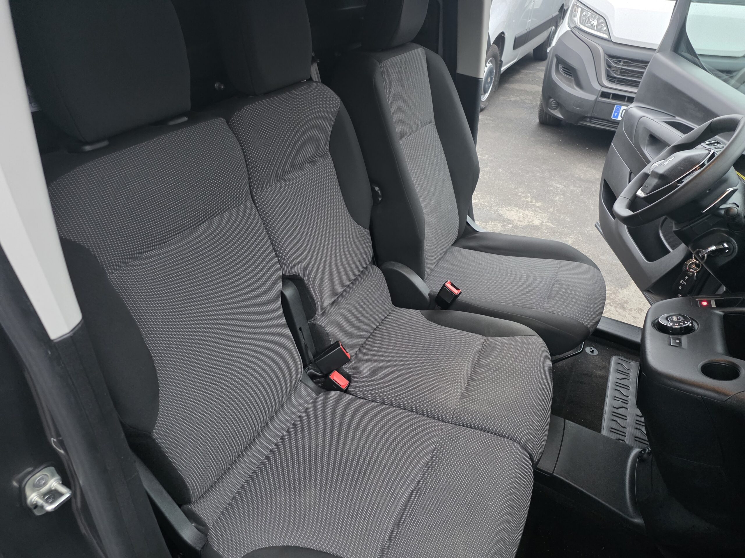 
								PEUGEOT PARTNER 1.5 Blue HDI 130cv BOITE AUTOMATIQUE plein									