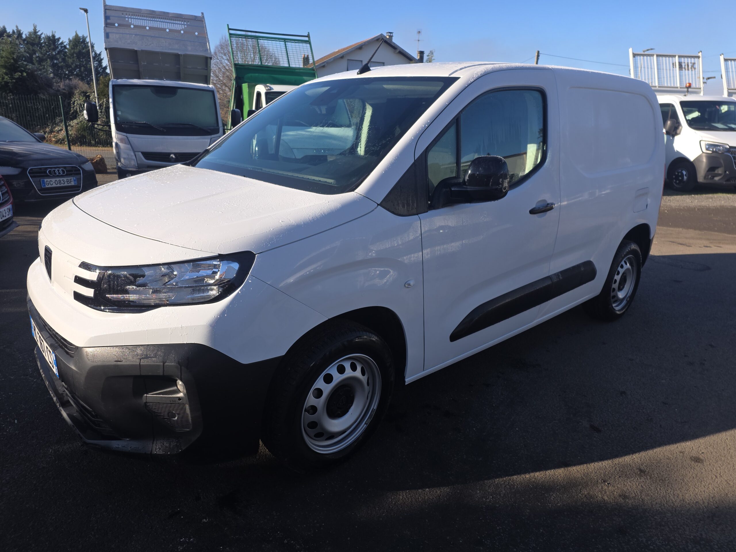 
								PEUGEOT  PARTNER 1.5 HDI 102CV QUASI NEUF plein									