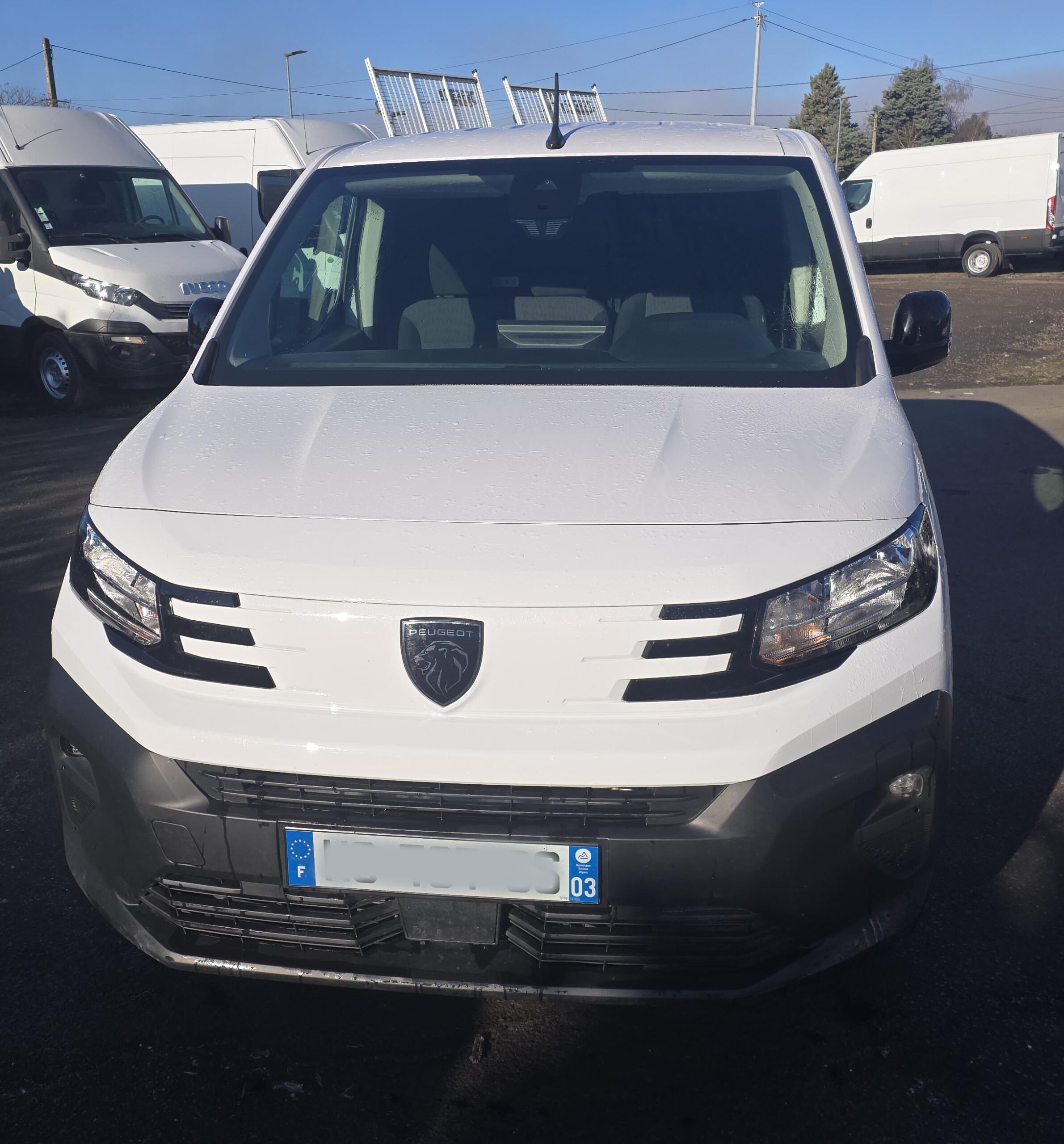 
								PEUGEOT  PARTNER 1.5 HDI 102CV QUASI NEUF plein									