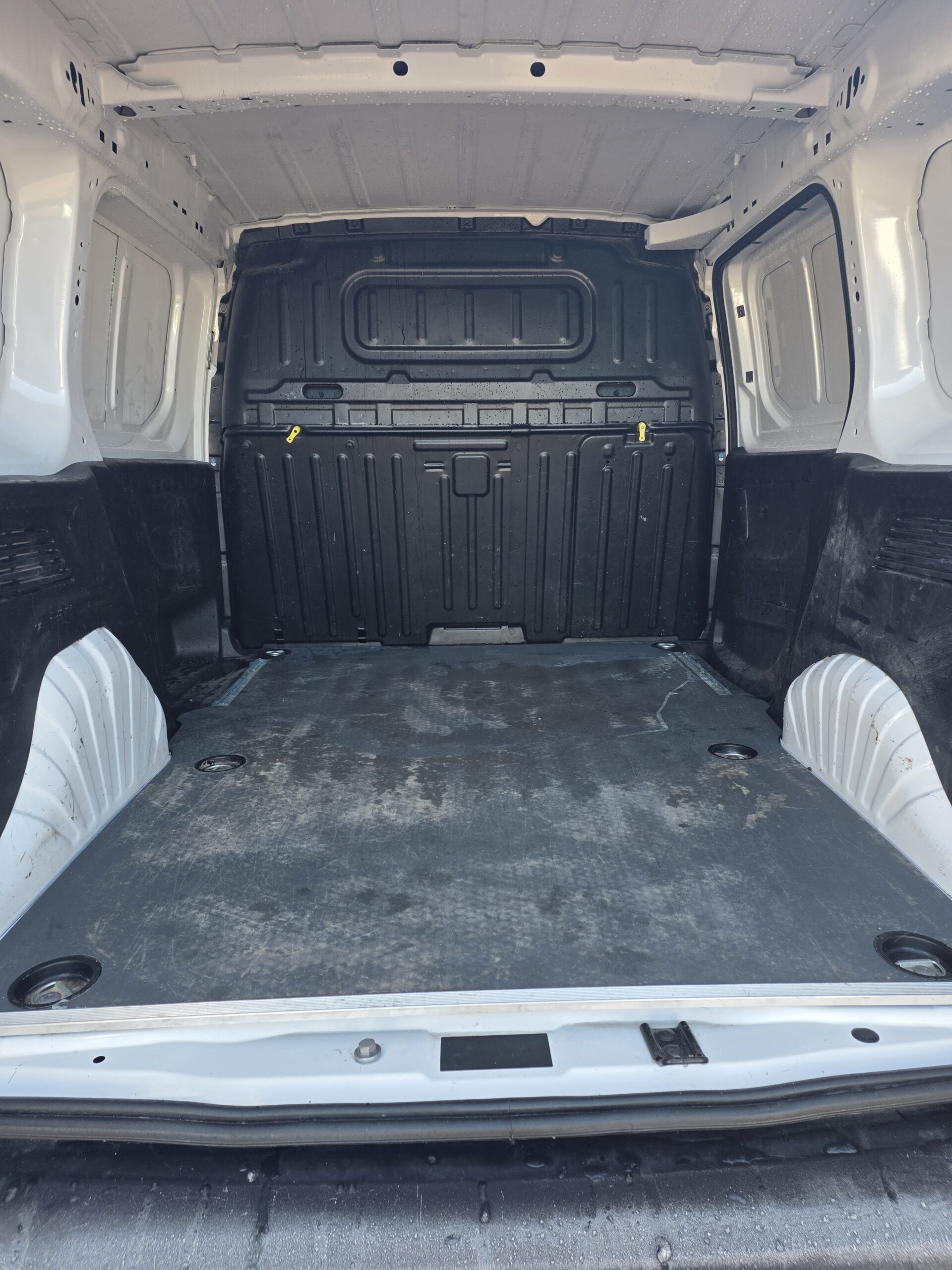 
								PEUGEOT  PARTNER 1.5 HDI 102CV QUASI NEUF plein									