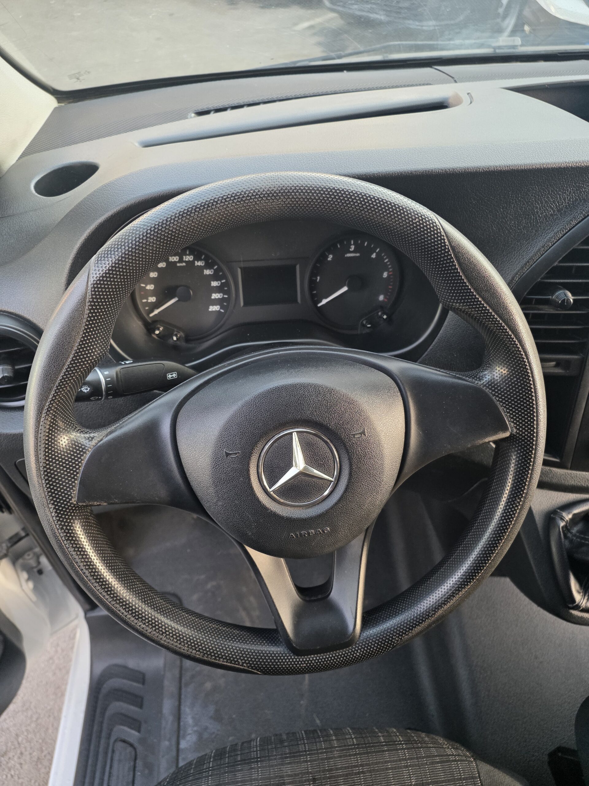 
								MERCEDES-BENZ VITO LONG 114CDI avec galerie MTS alu État Neuf plein									