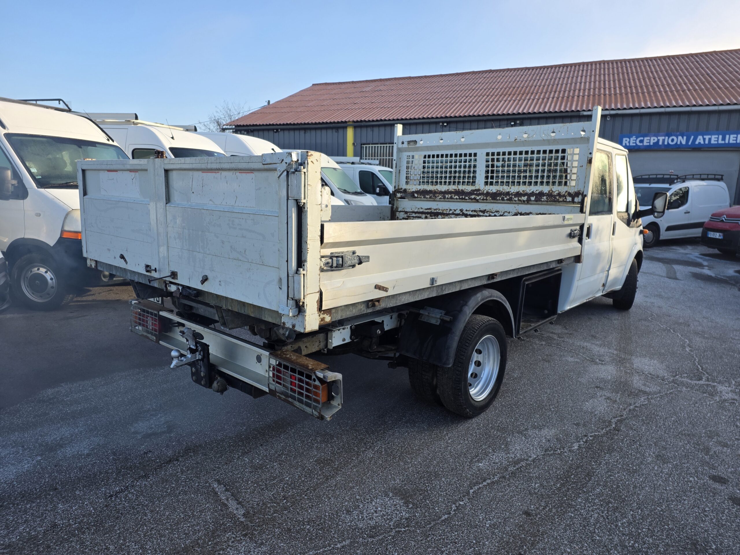 
								FORD TRANSIT DOUBLE CABINE 7 PLACES 2.4 TDCI 115CV plein									