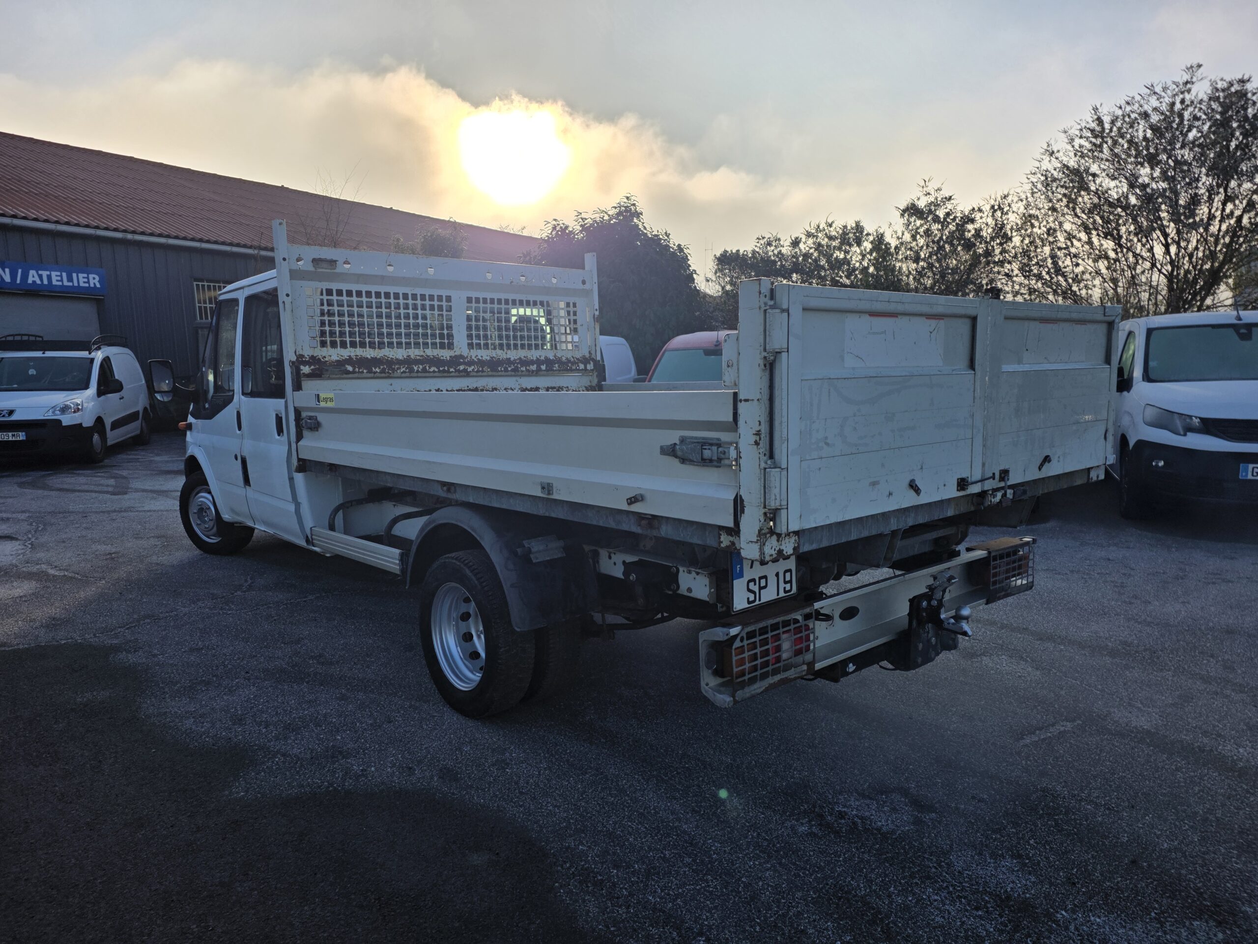 
								FORD TRANSIT DOUBLE CABINE 7 PLACES 2.4 TDCI 115CV plein									