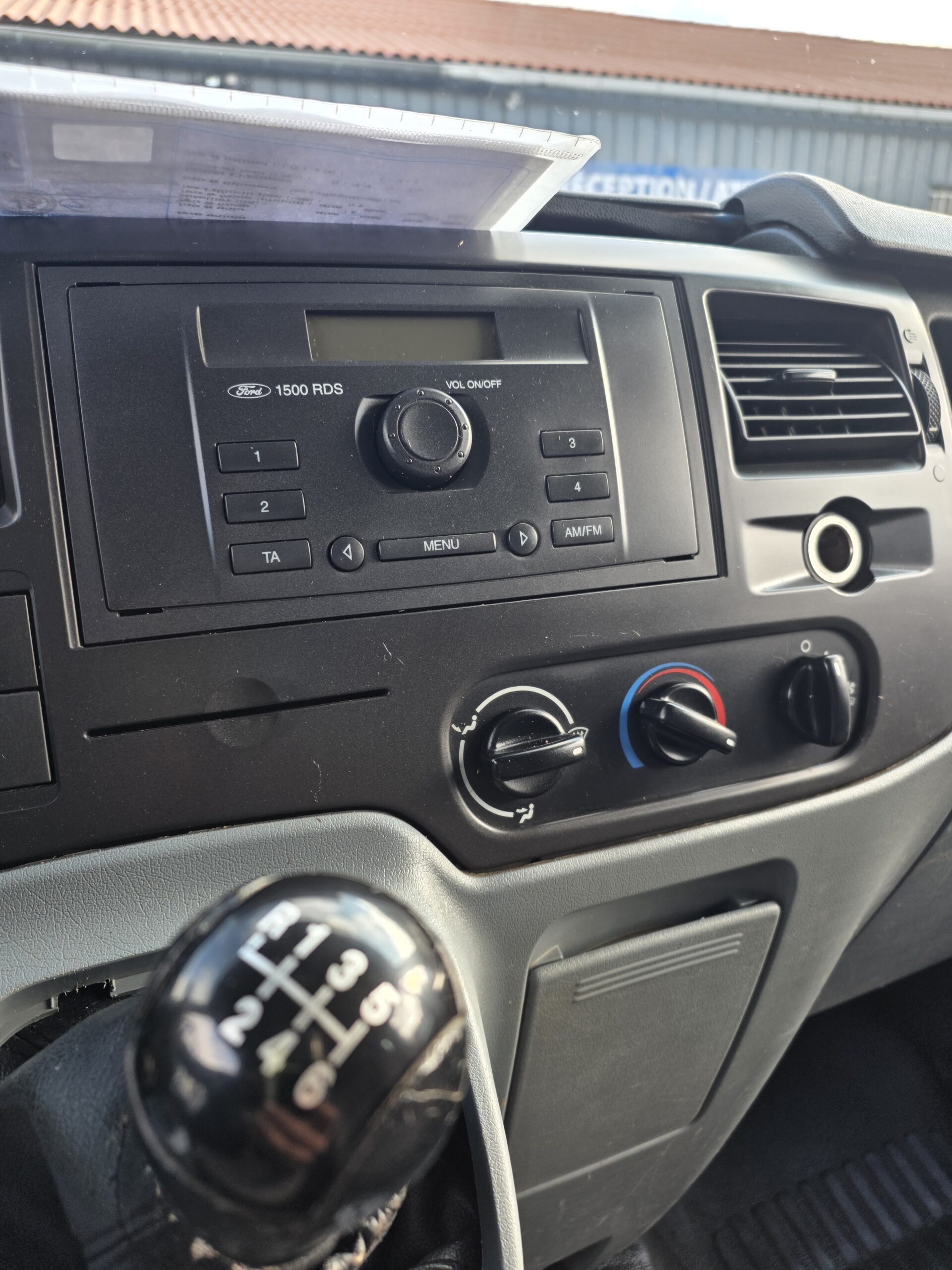 
								FORD TRANSIT DOUBLE CABINE 7 PLACES 2.4 TDCI 115CV plein									