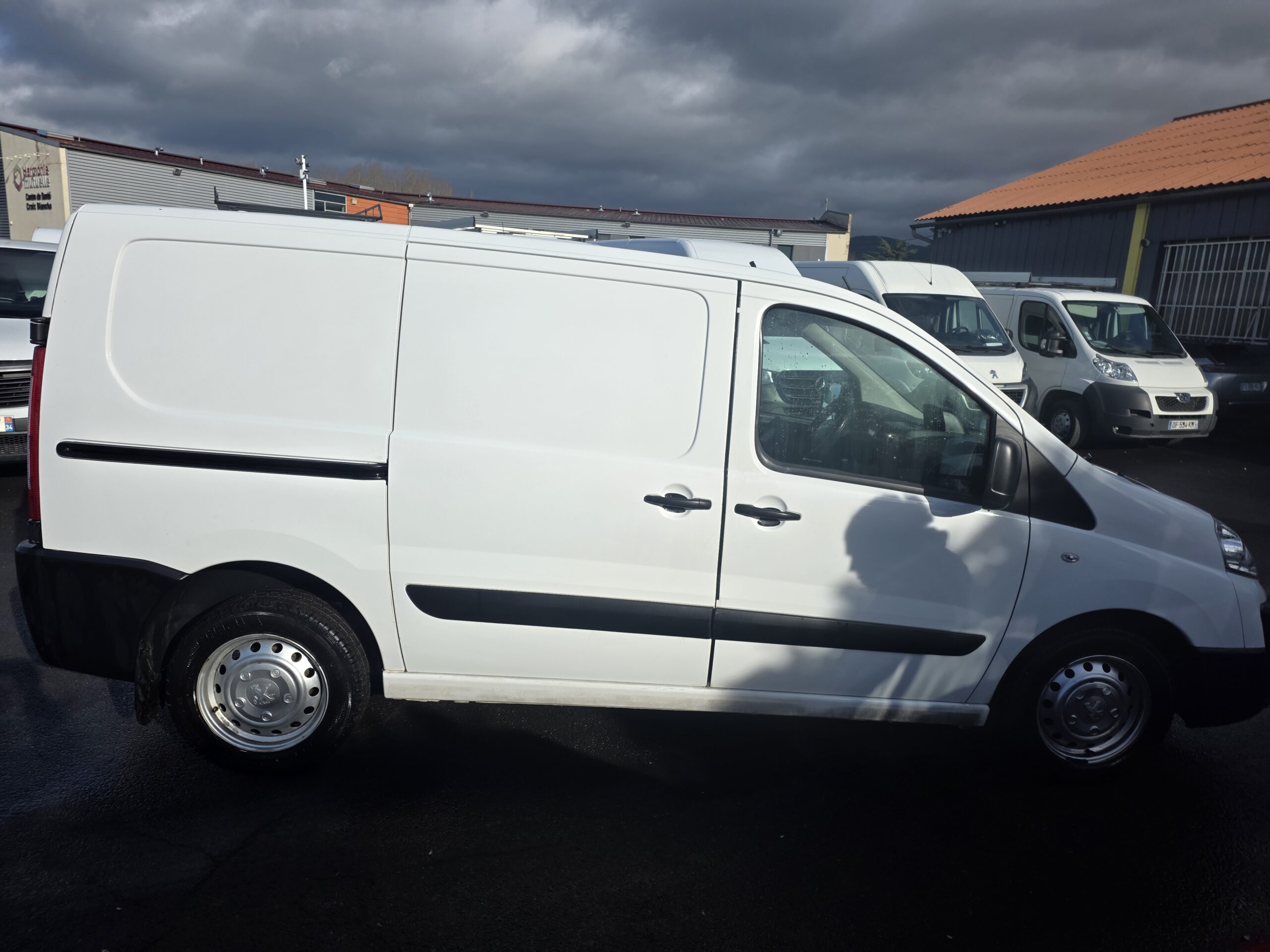 
								PEUGEOT EXPERT 2L HDI 128CV L1H1 10/2015 plein									