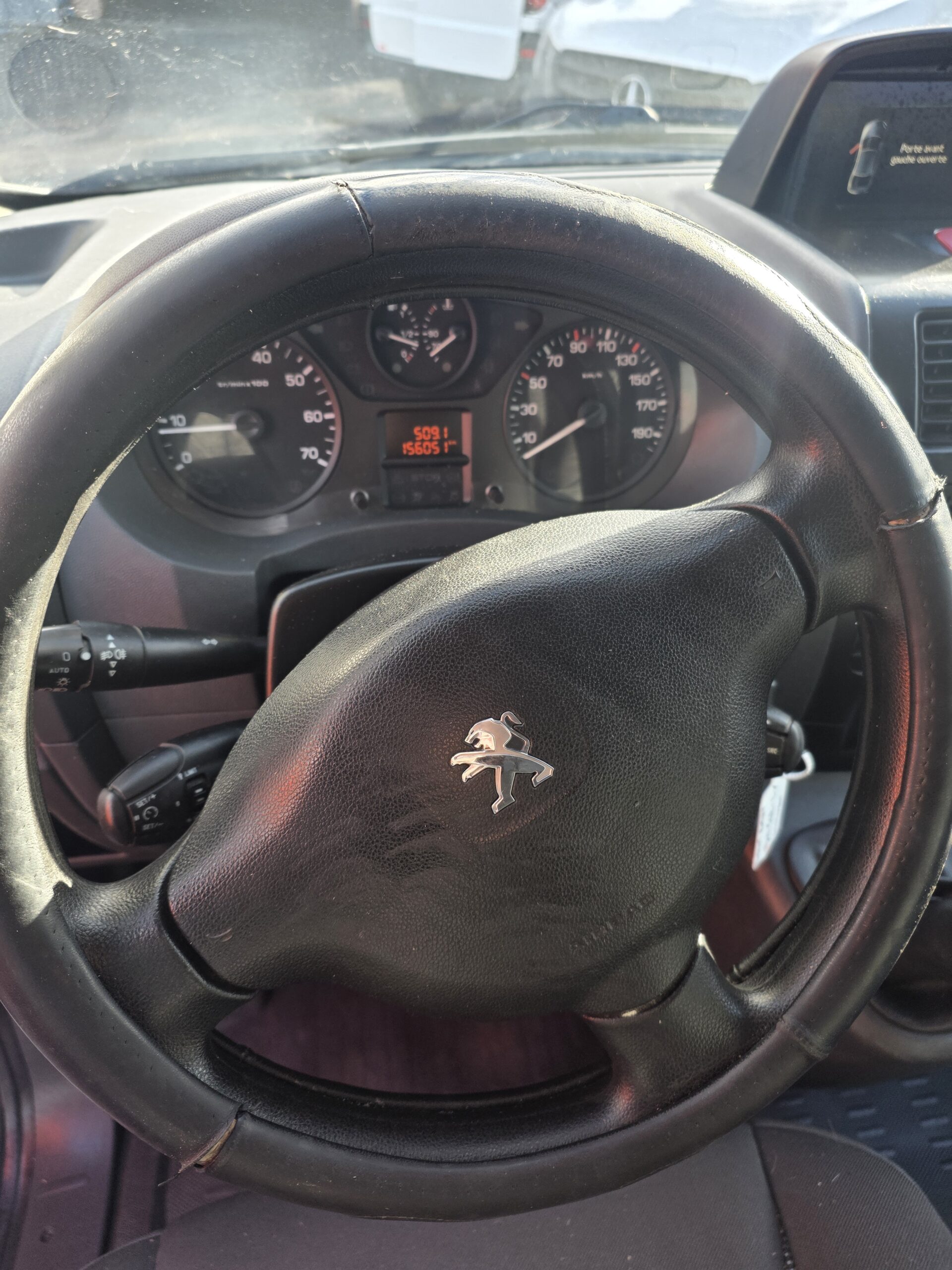 
								PEUGEOT EXPERT 2L HDI 128CV L1H1 10/2015 plein									