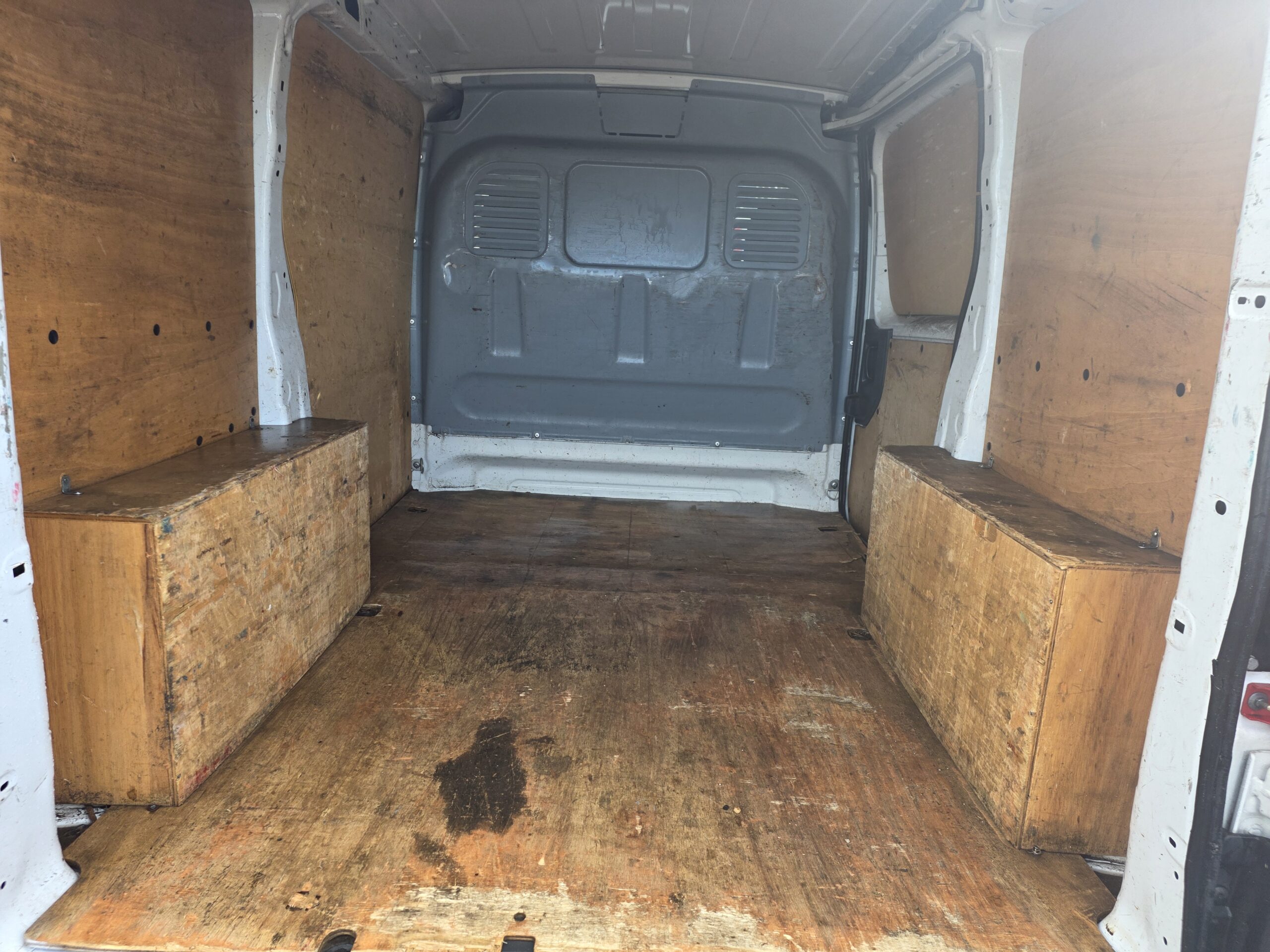 
								PEUGEOT EXPERT 2L HDI 128CV L1H1 10/2015 plein									