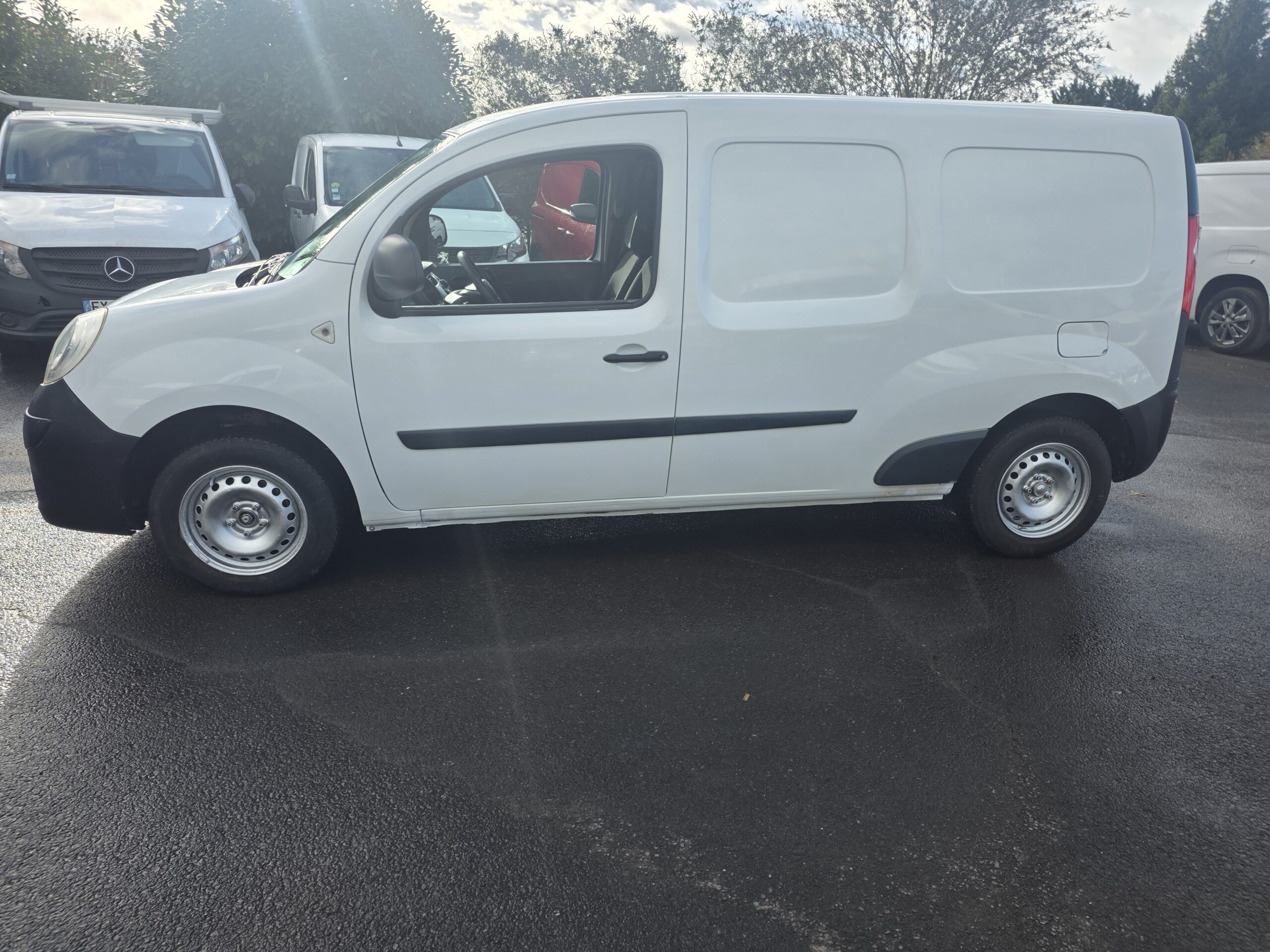 
								RENAULT  KANGOO MAXI 1.5 DCI 90CV plein									