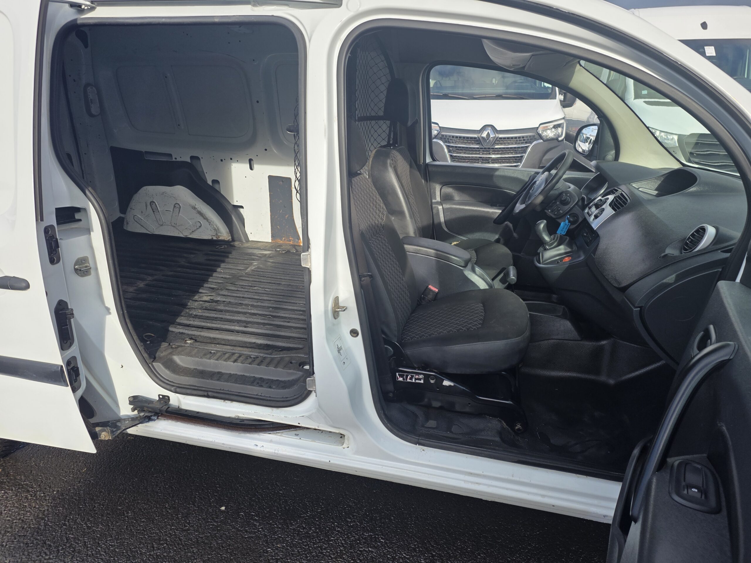 
								RENAULT  KANGOO MAXI 1.5 DCI 90CV plein									