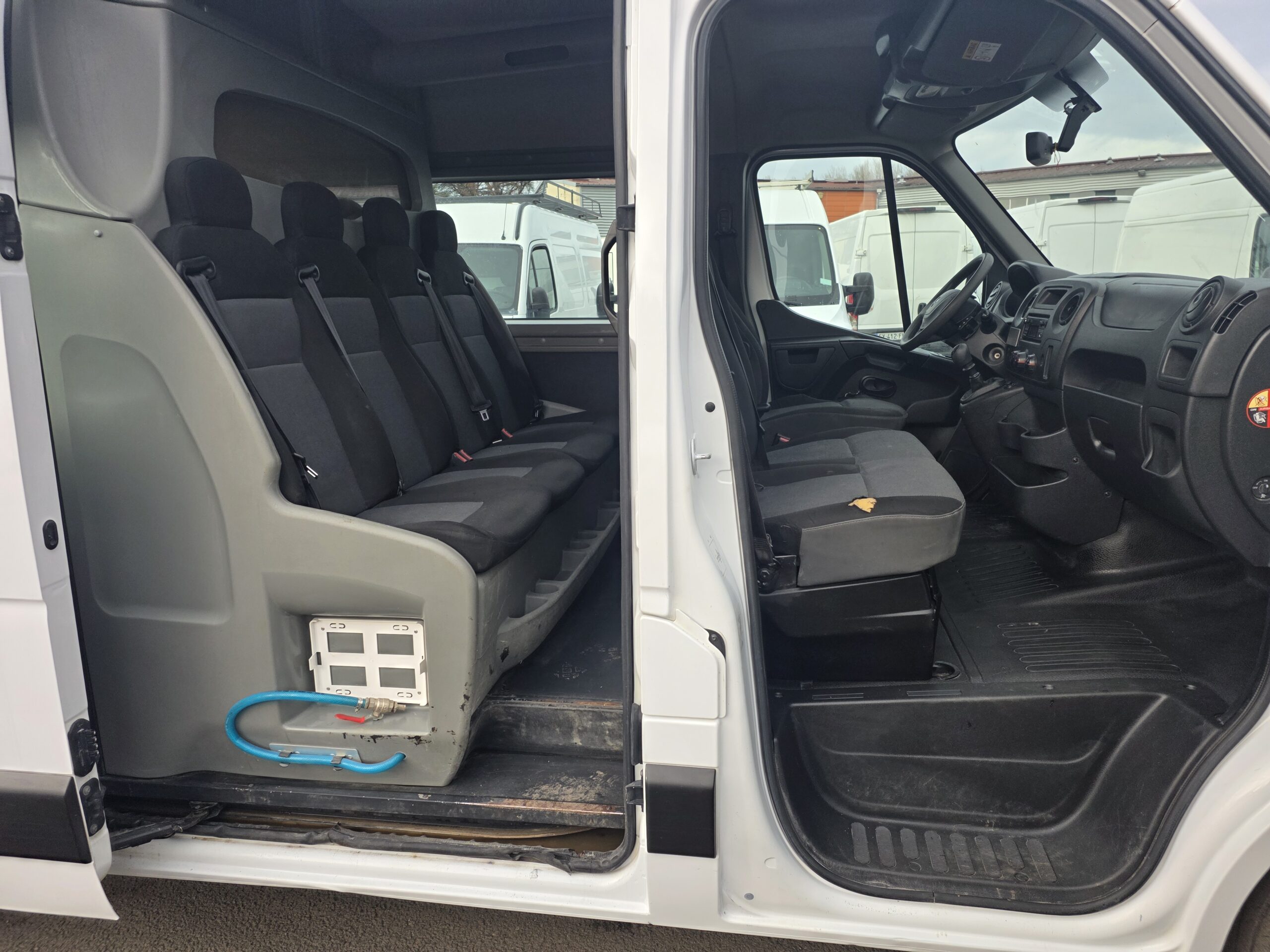 
								RENAULT MASTER L2H2 110CV 7 PLACES GRUAU aménagé atelier plein									