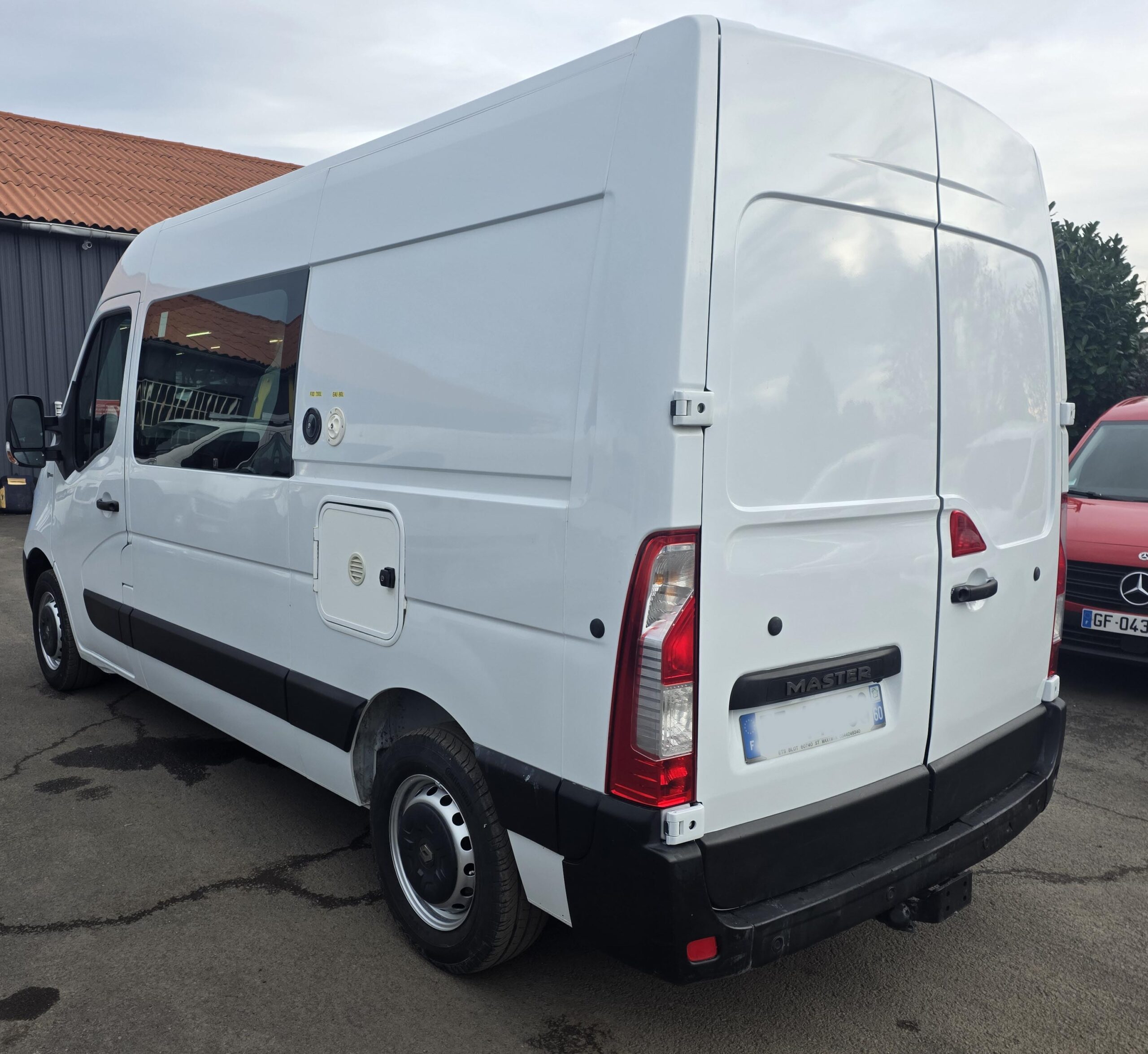 
								RENAULT MASTER L2H2 110CV 7 PLACES GRUAU aménagé atelier plein									