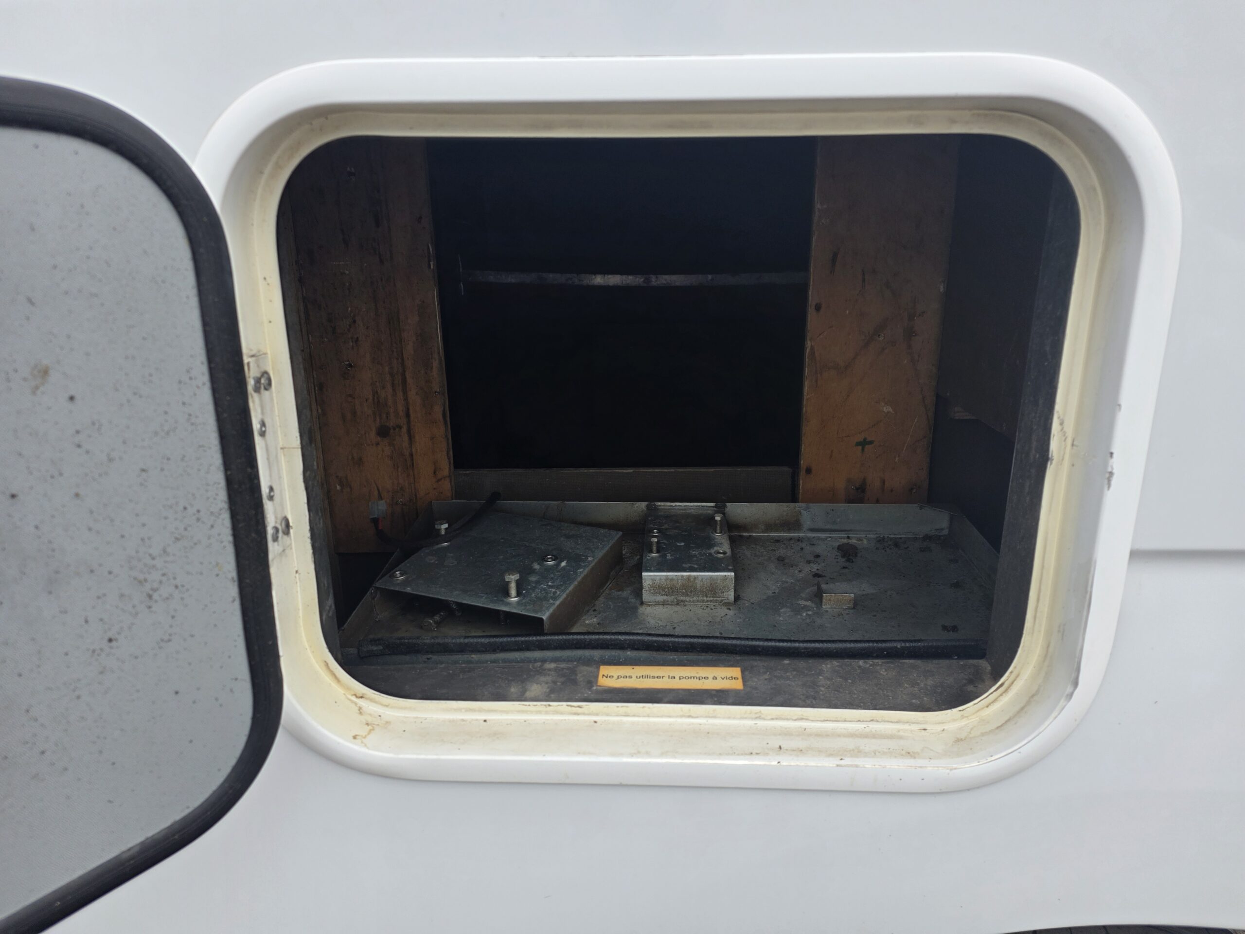 
								RENAULT MASTER L2H2 110CV 7 PLACES GRUAU aménagé atelier plein									