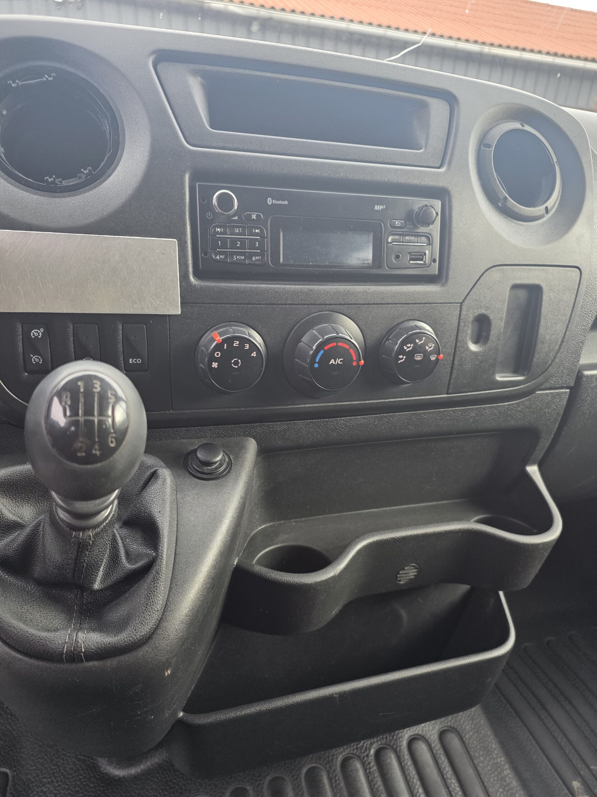 
								RENAULT MASTER L2H2 110CV 7 PLACES GRUAU aménagé atelier plein									