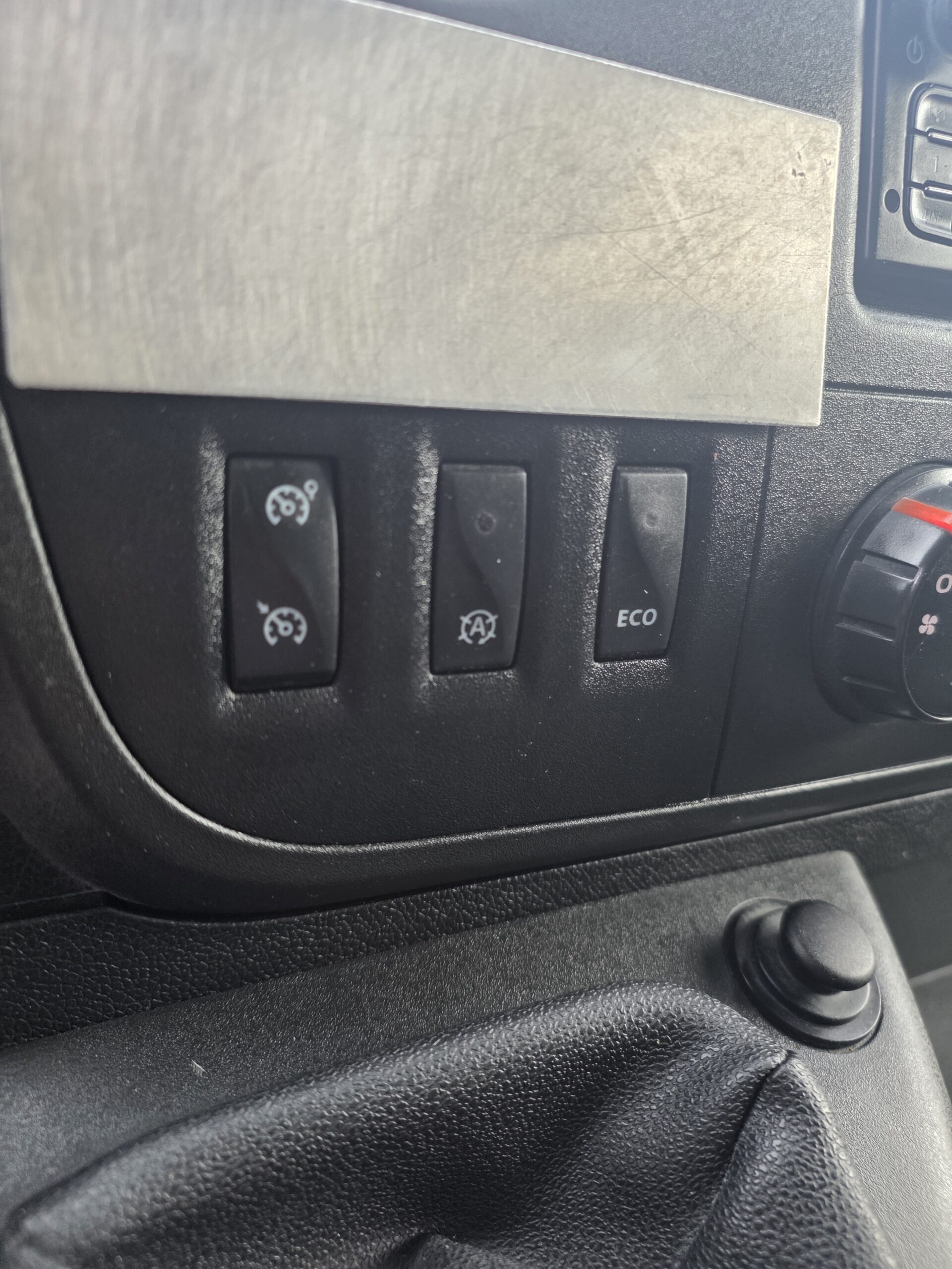 
								RENAULT MASTER L2H2 110CV 7 PLACES GRUAU aménagé atelier plein									