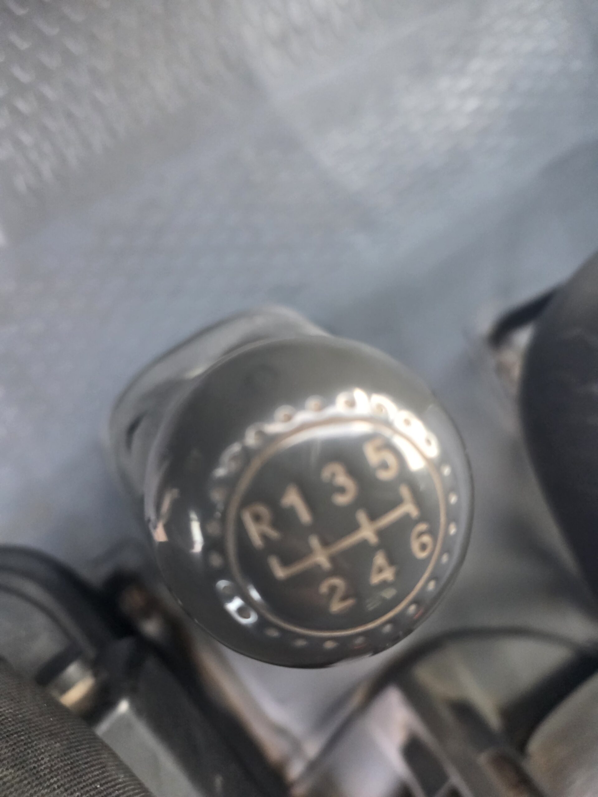 
								IVECO 35C13 DOUBLE CABINE BENNE 1ère MAIN plein									