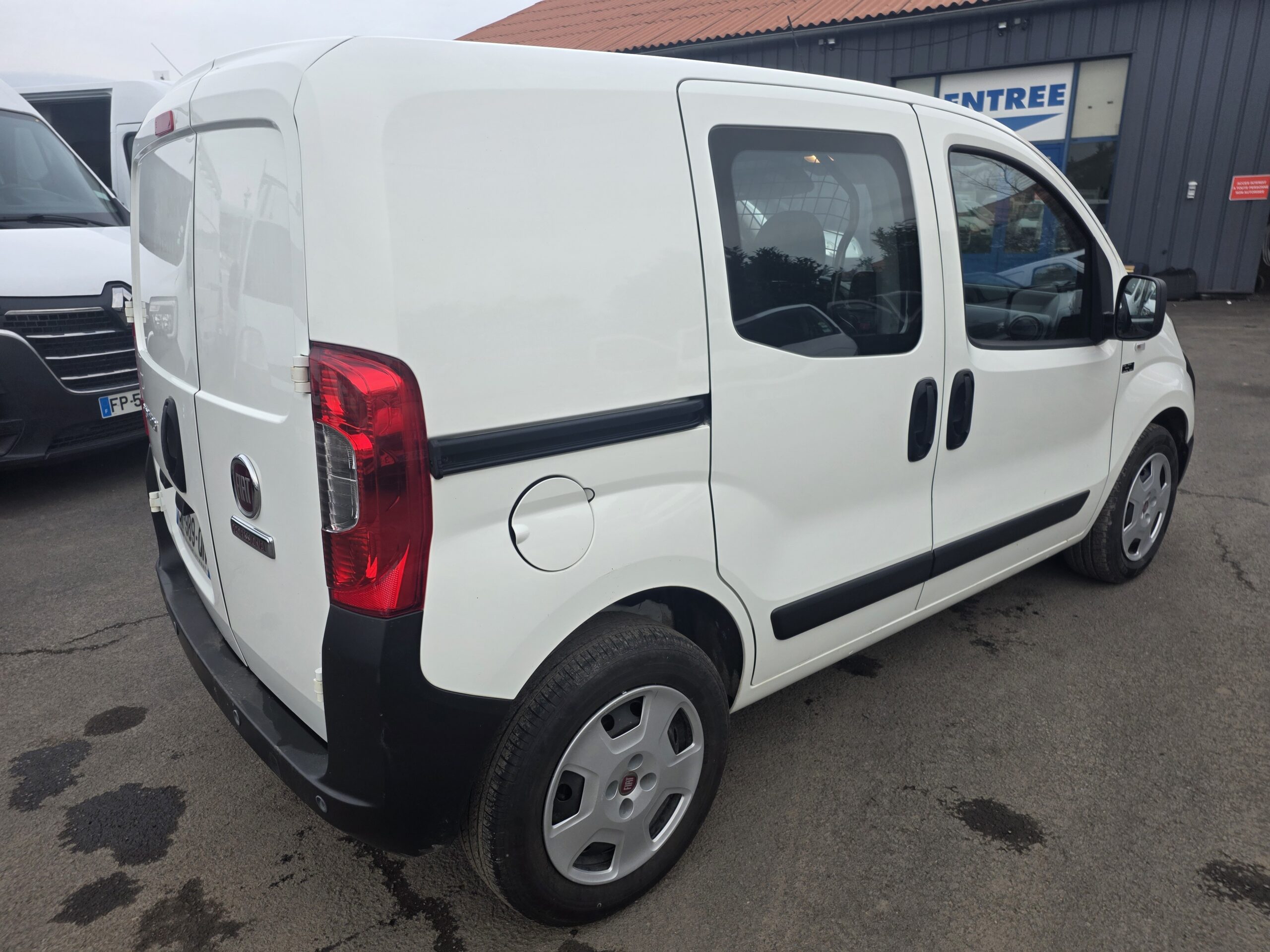 
								FIAT FIORINO 1.3 JTD 80CV GARANTIE CONSTRUCTEUR 11/2026 plein									
