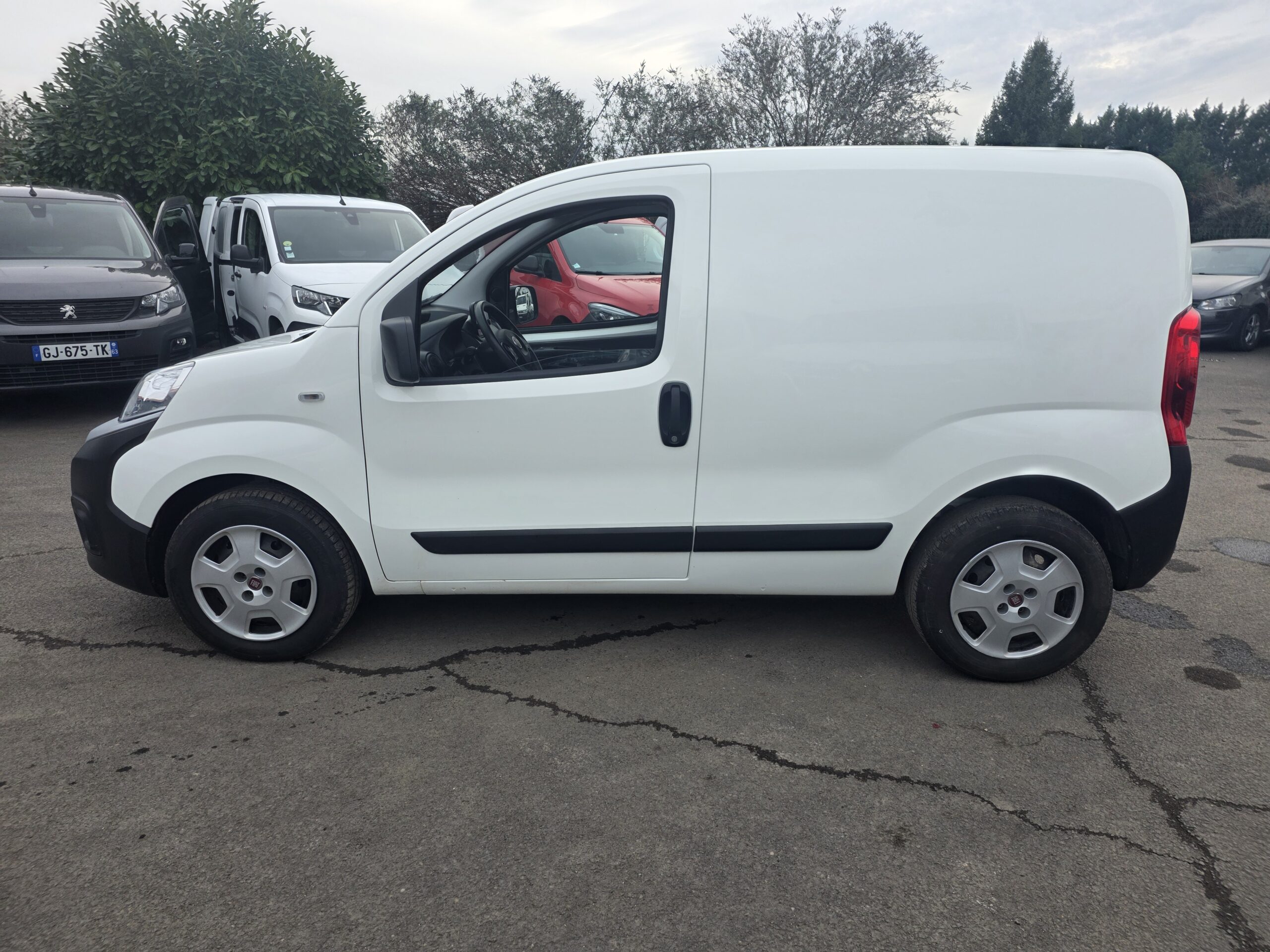 
								FIAT FIORINO 1.3 JTD 80CV GARANTIE CONSTRUCTEUR 11/2026 plein									