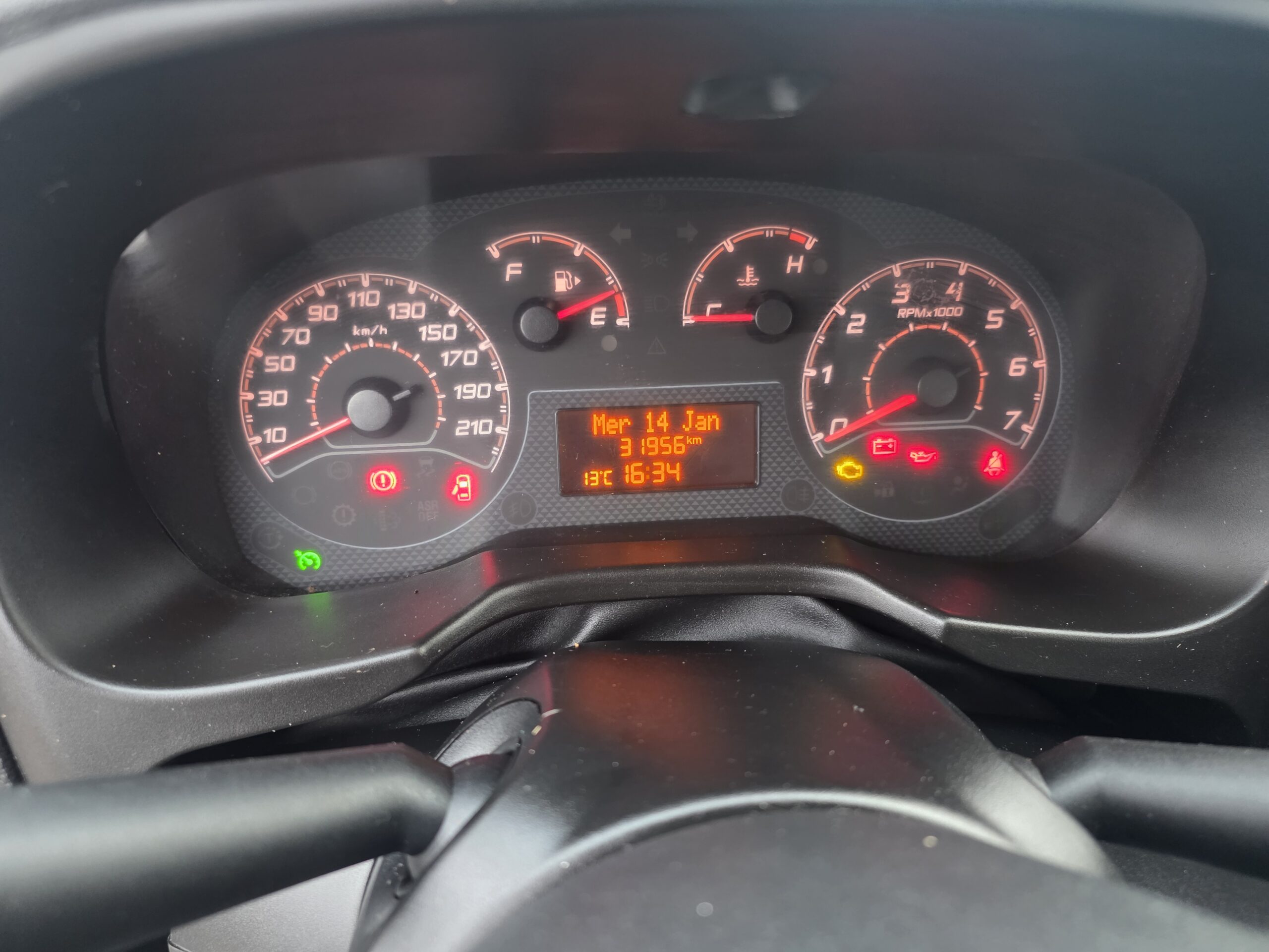 
								FIAT FIORINO 1.3 JTD 80CV GARANTIE CONSTRUCTEUR 11/2026 plein									