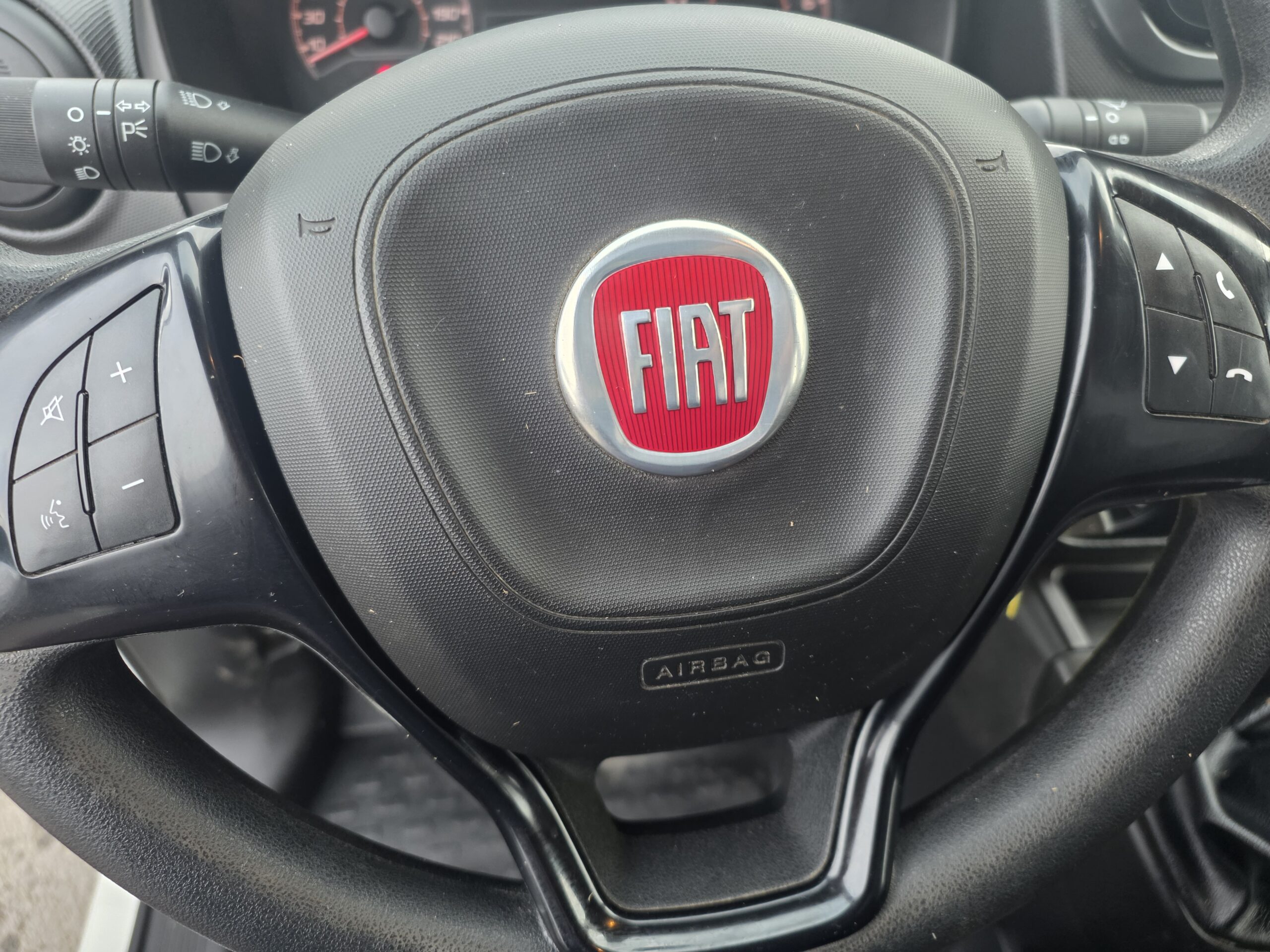 
								FIAT FIORINO 1.3 JTD 80CV GARANTIE CONSTRUCTEUR 11/2026 plein									