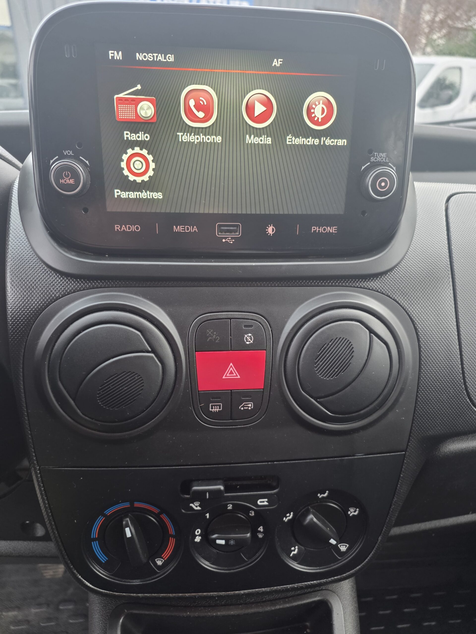 
								FIAT FIORINO 1.3 JTD 80CV GARANTIE CONSTRUCTEUR 11/2026 plein									