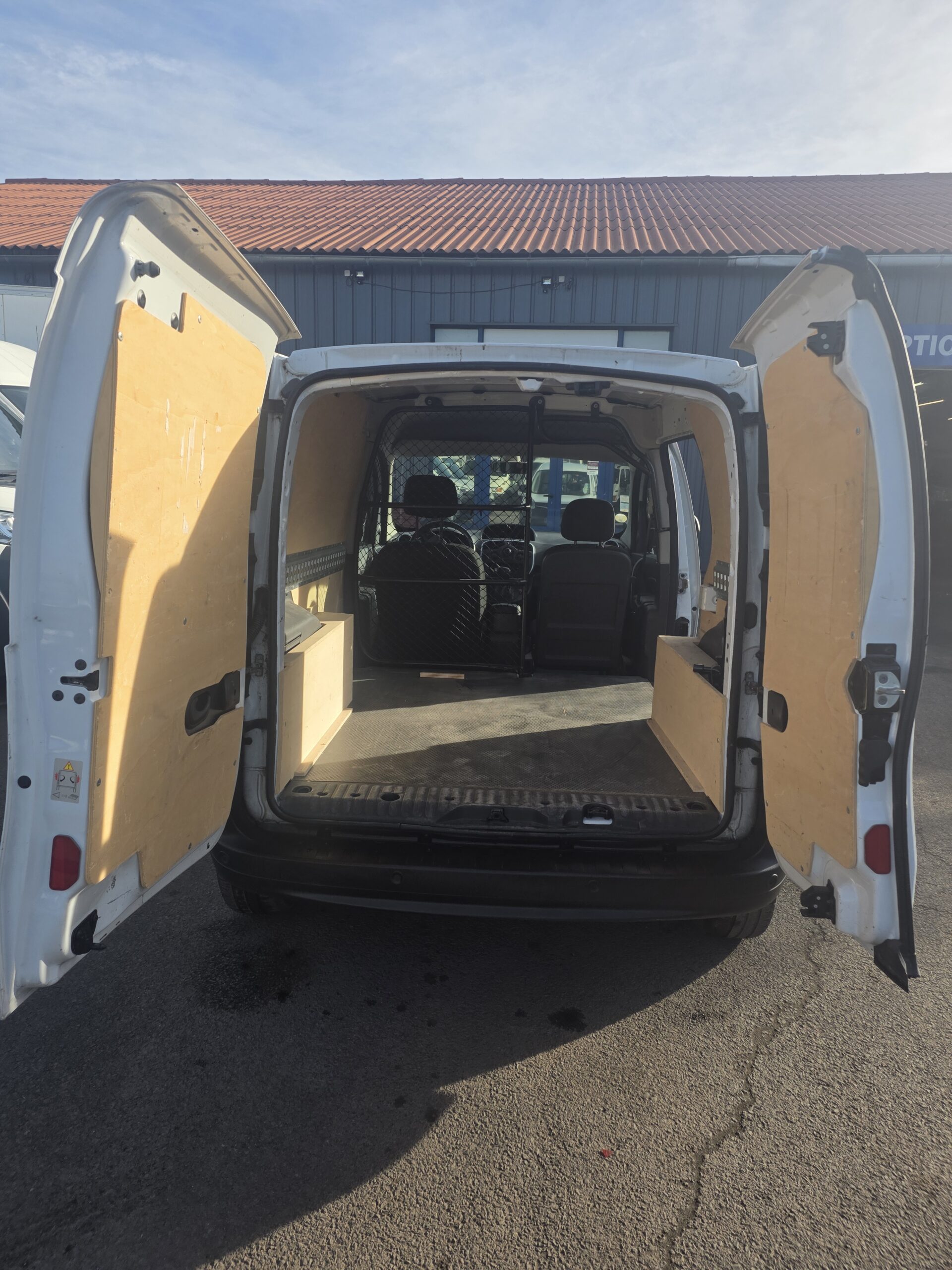 
								RENAULT KANGOO 1.5DCI 110 CV BOITE AUTOMATIQUE plein									