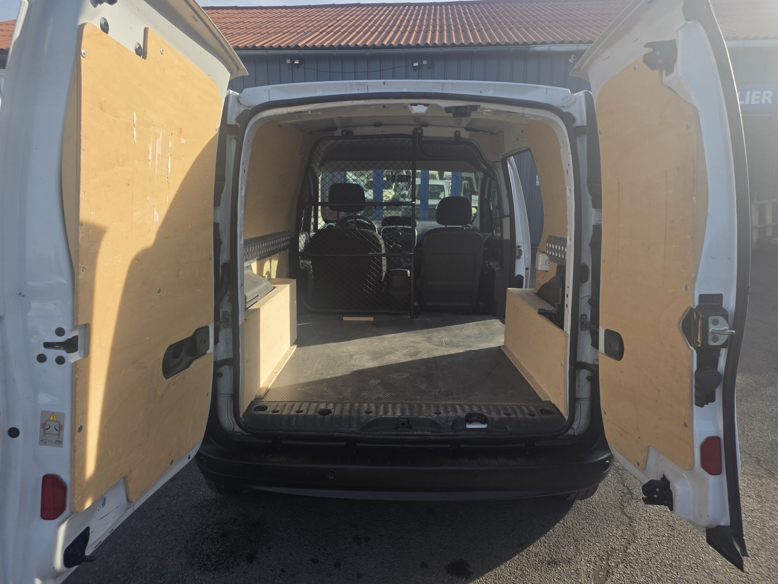 
								RENAULT KANGOO 1.5DCI 110 CV BOITE AUTOMATIQUE plein									