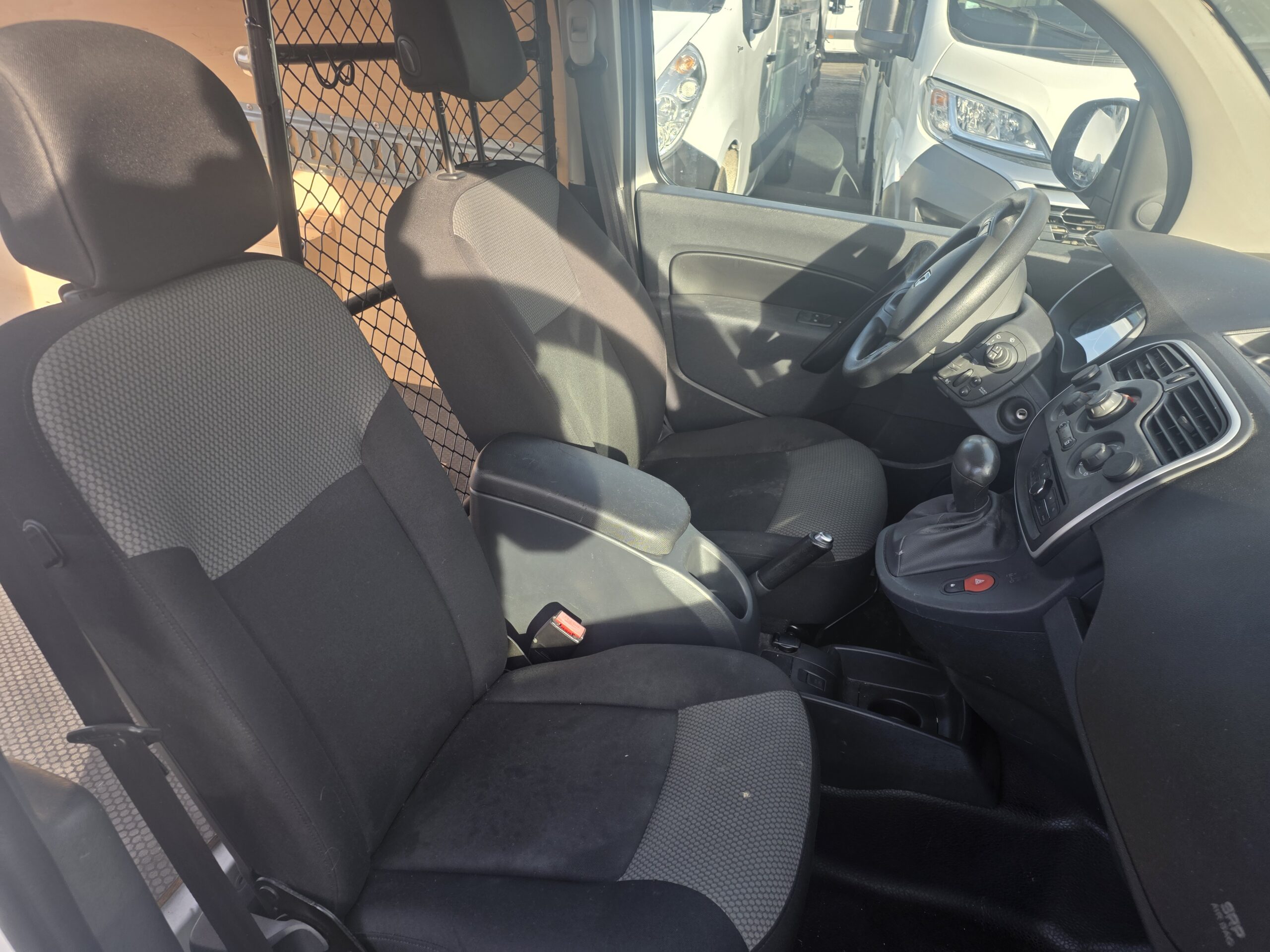 
								RENAULT KANGOO 1.5DCI 110 CV BOITE AUTOMATIQUE plein									