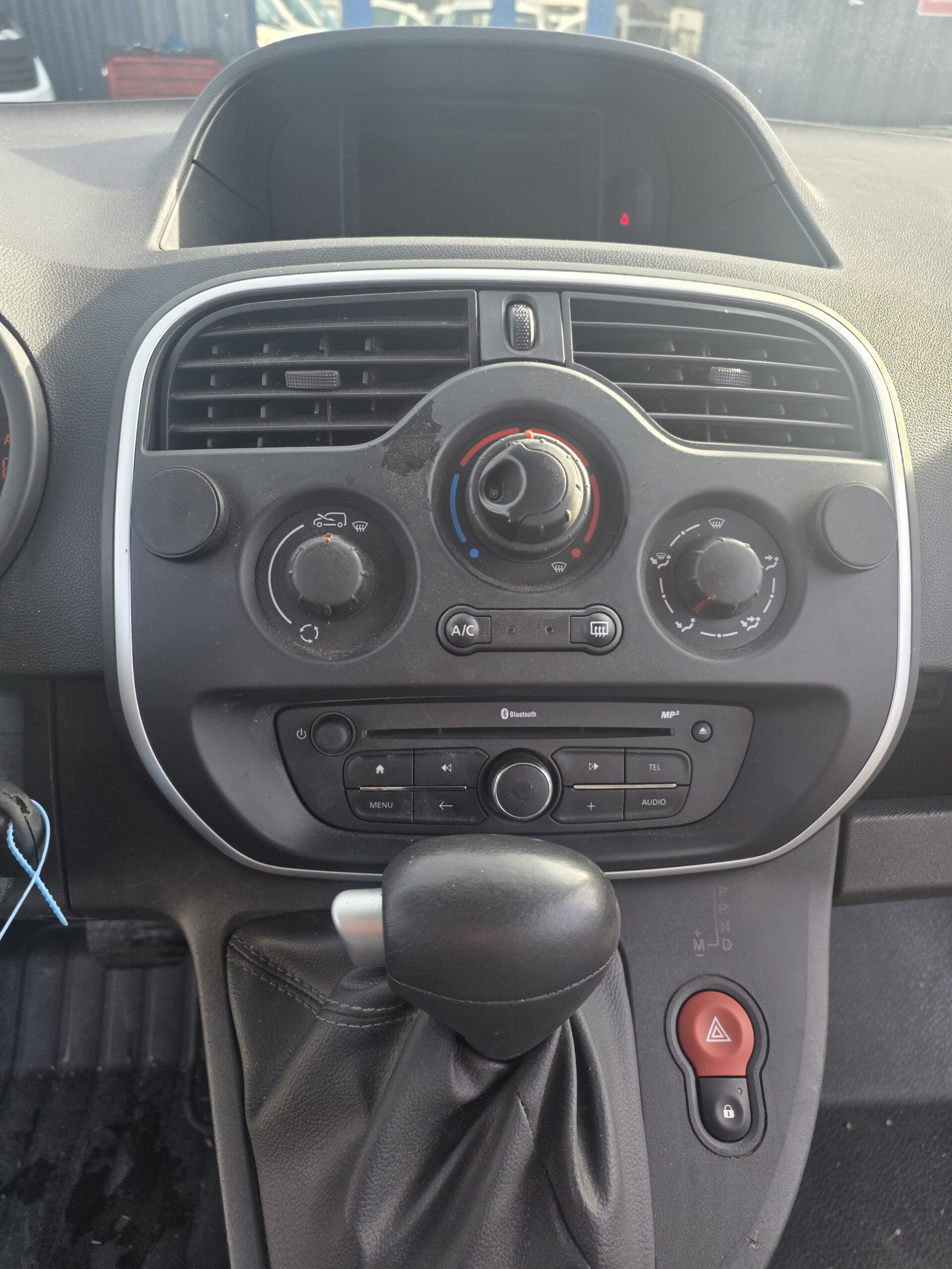 
								RENAULT KANGOO 1.5DCI 110 CV BOITE AUTOMATIQUE plein									