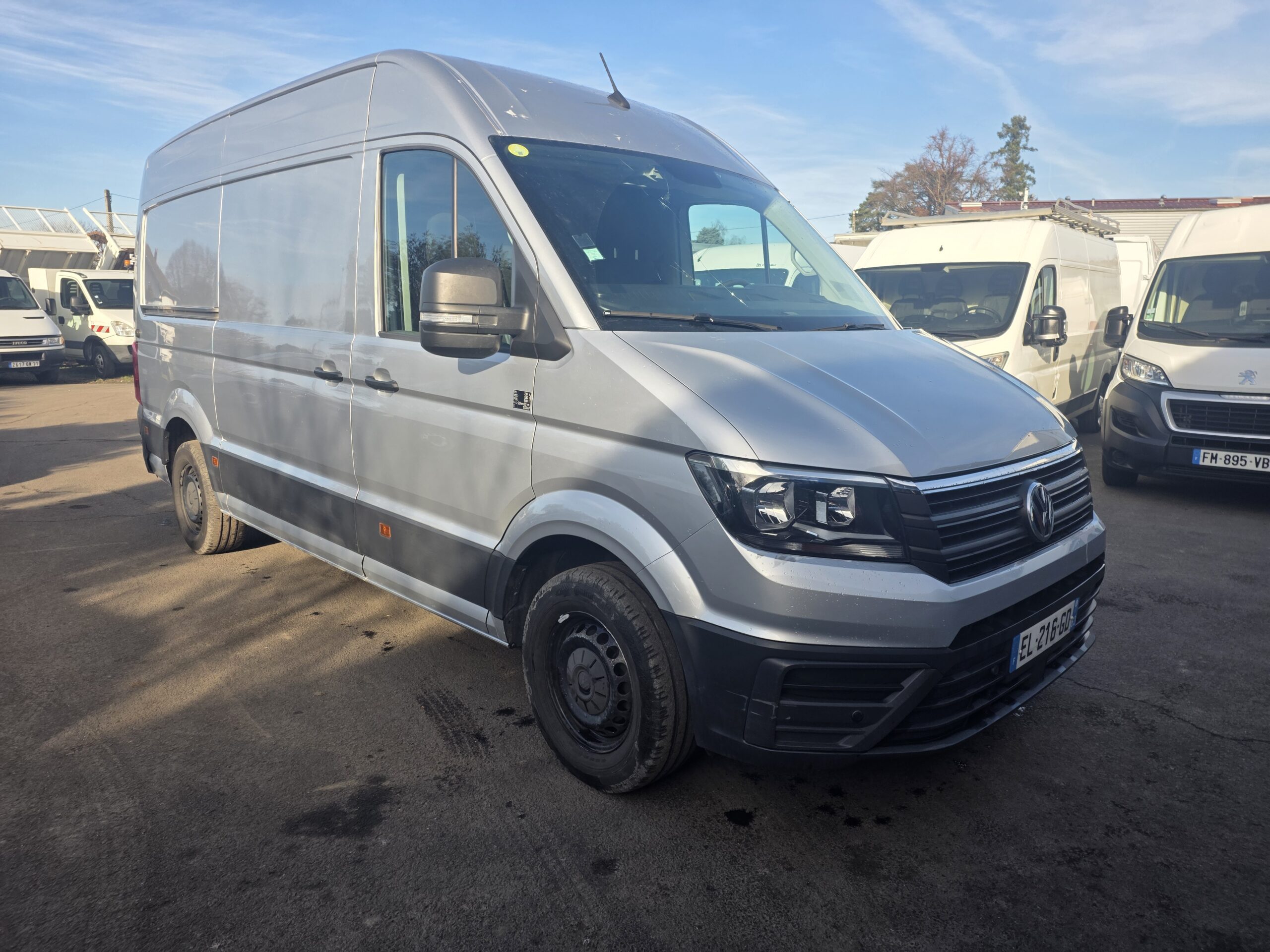 
								VOLKSWAGEN CRAFTER 2.0 140CV L3H3 BUSINESS LINE plein									