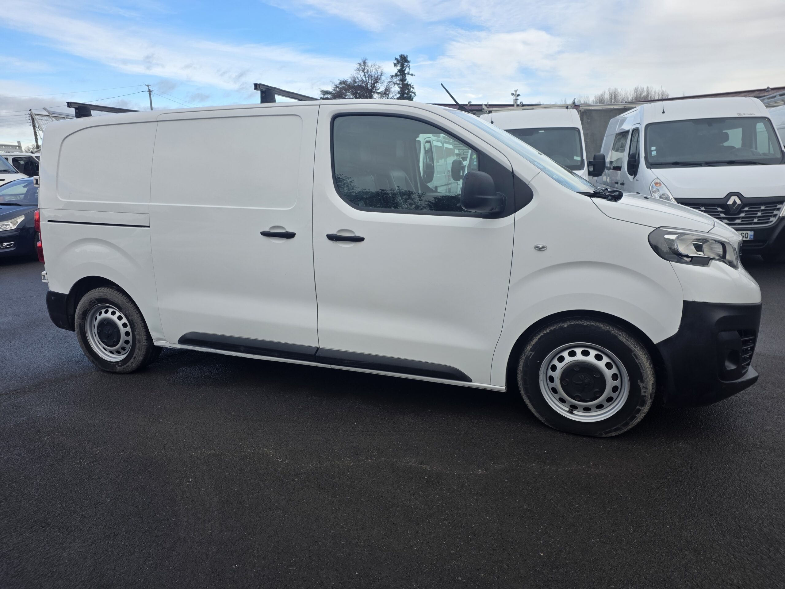 
								PEUGEOT EXPERT 1.6HDI 120CV BVM plein									