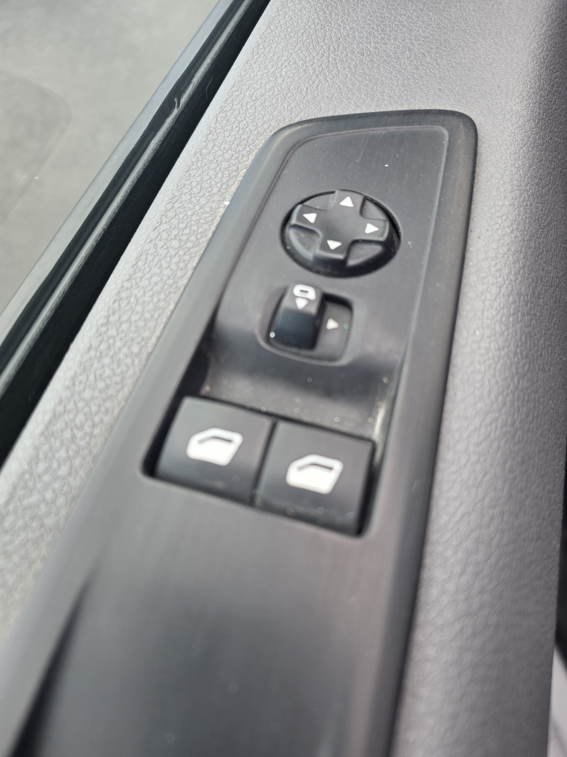 
								PEUGEOT EXPERT 1.6HDI 120CV BVM plein									