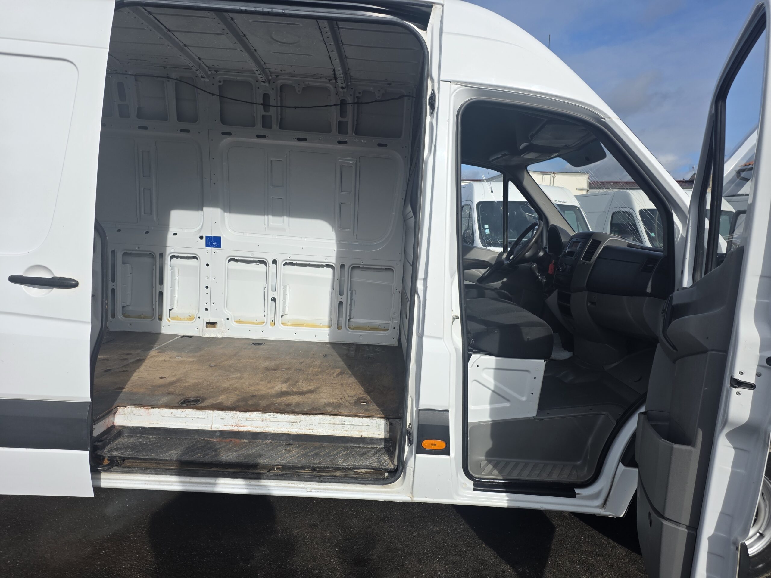 
								MERCEDES BENZ SPRINTER 316 LONG avec GALERIE + ÉCHELLE plein									