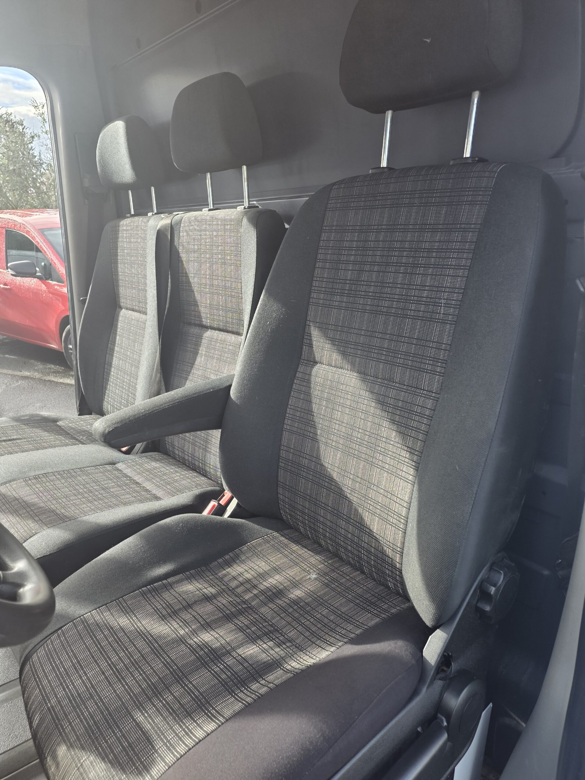 
								MERCEDES BENZ SPRINTER 316 LONG avec GALERIE + ÉCHELLE plein									