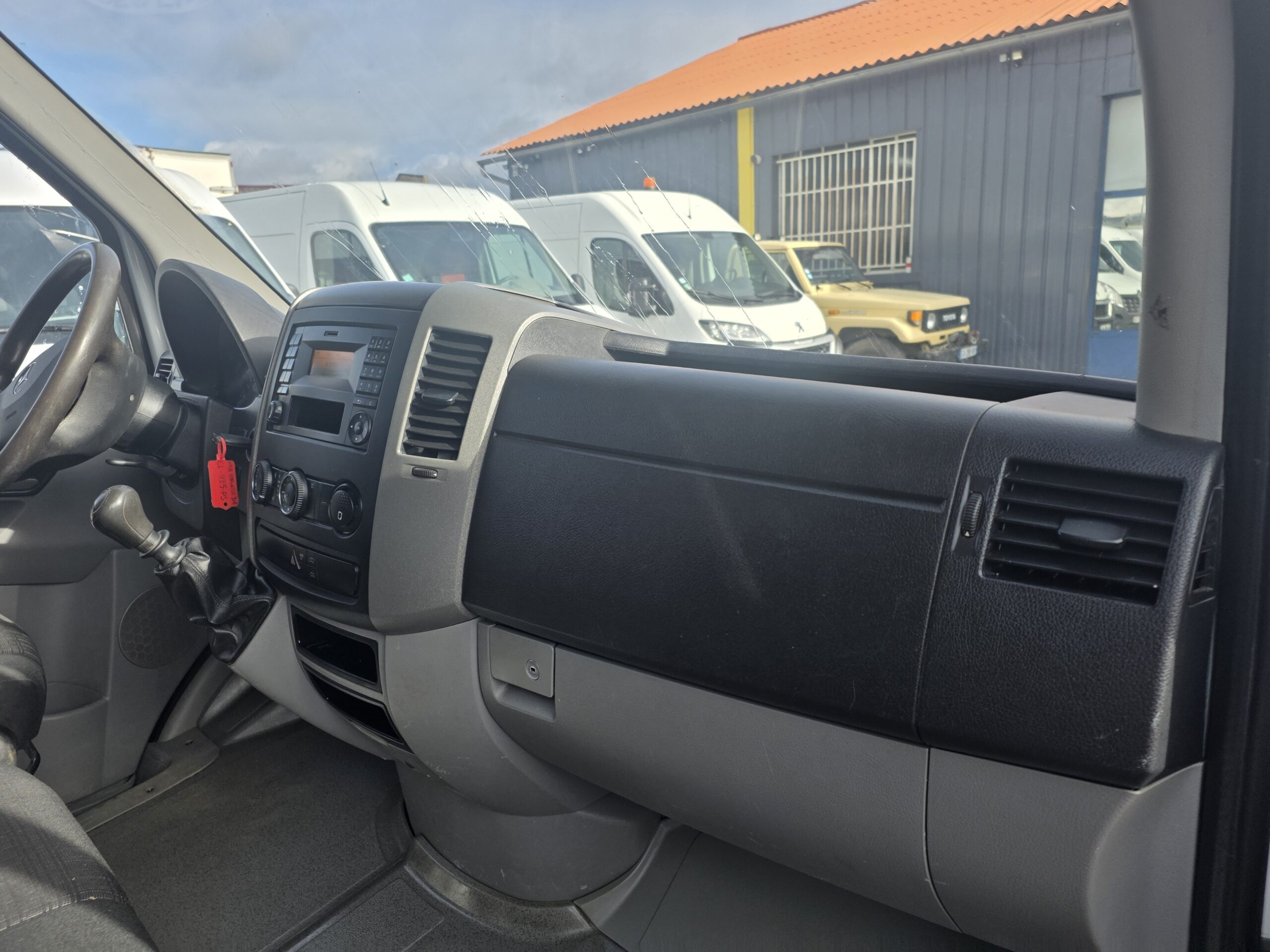 
								MERCEDES BENZ SPRINTER 316 LONG avec GALERIE + ÉCHELLE plein									